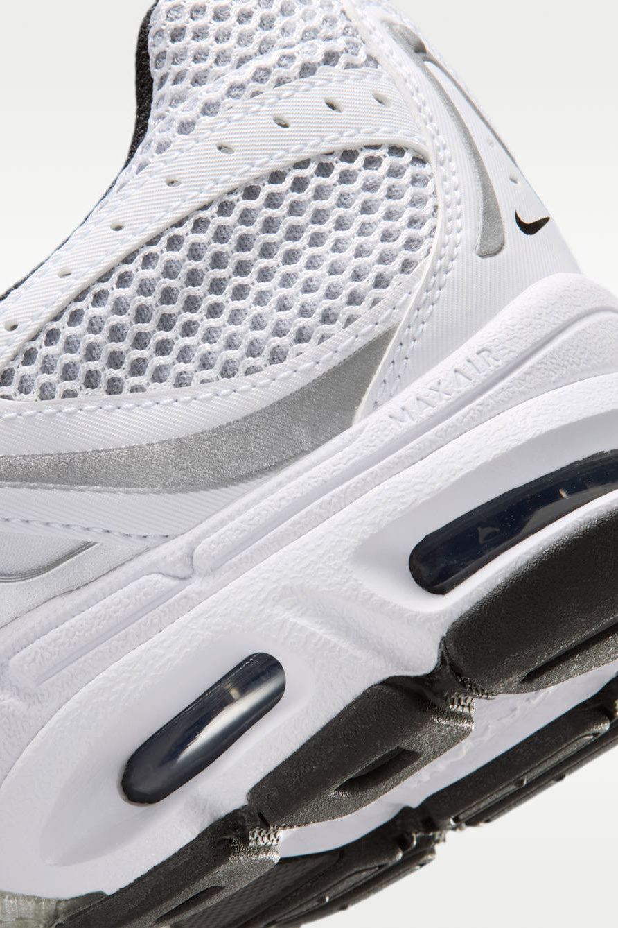 Air Max Moto 2K sneakers - White + Metallic Silver + Black