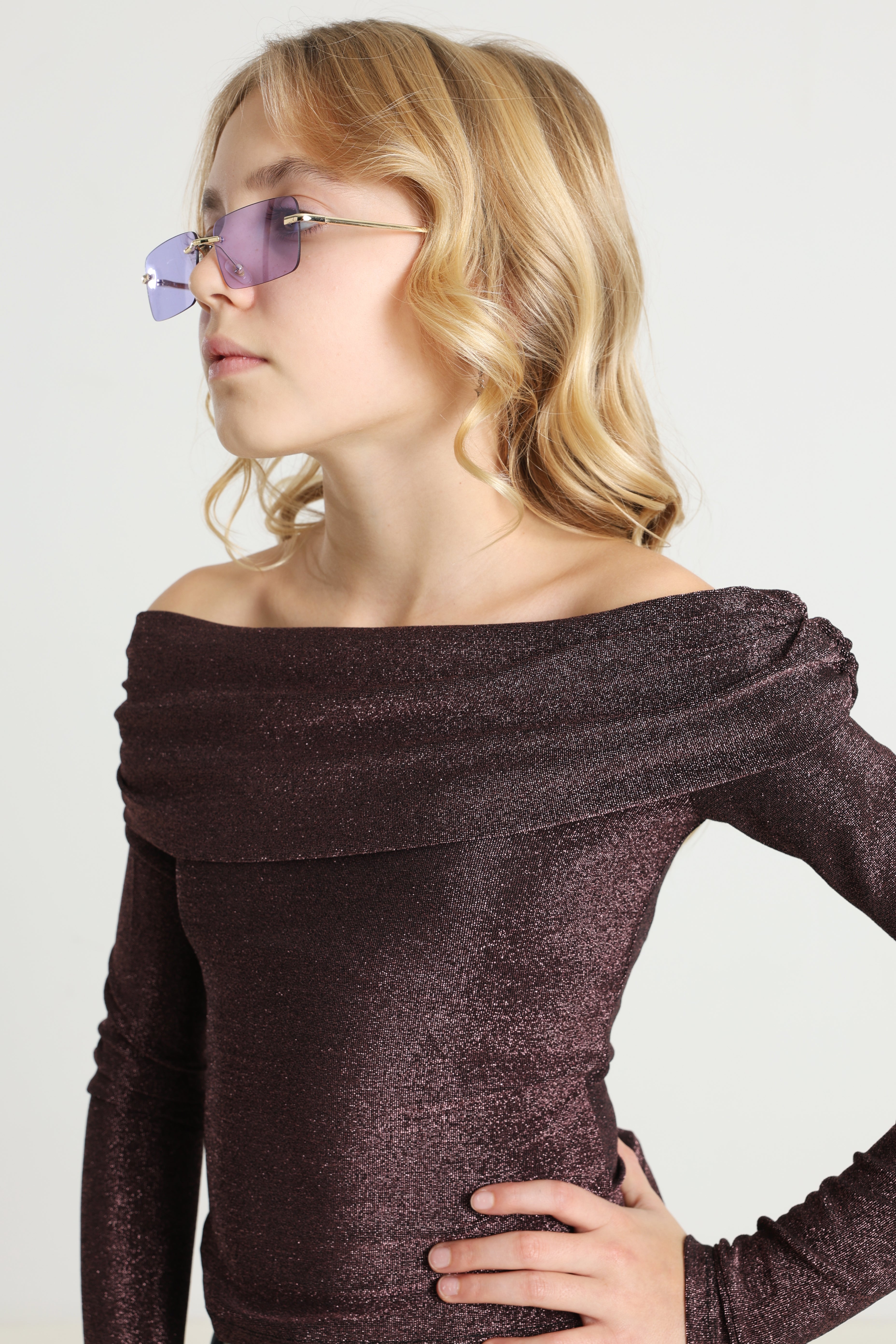 Off-shoulder shirt with sequins, long sleeves - Aubergine + Black