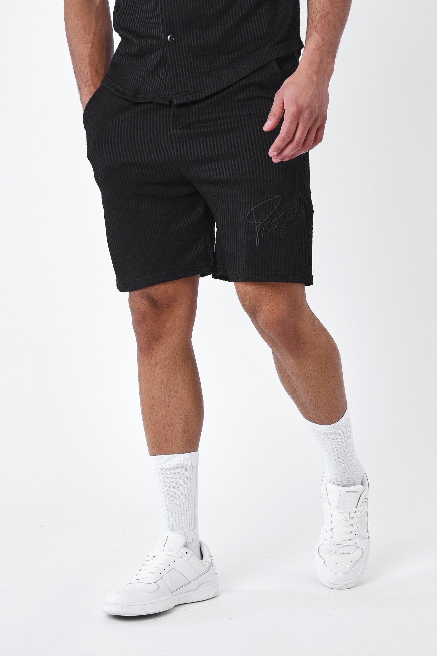 Shorts mit Strukturstoff - Black