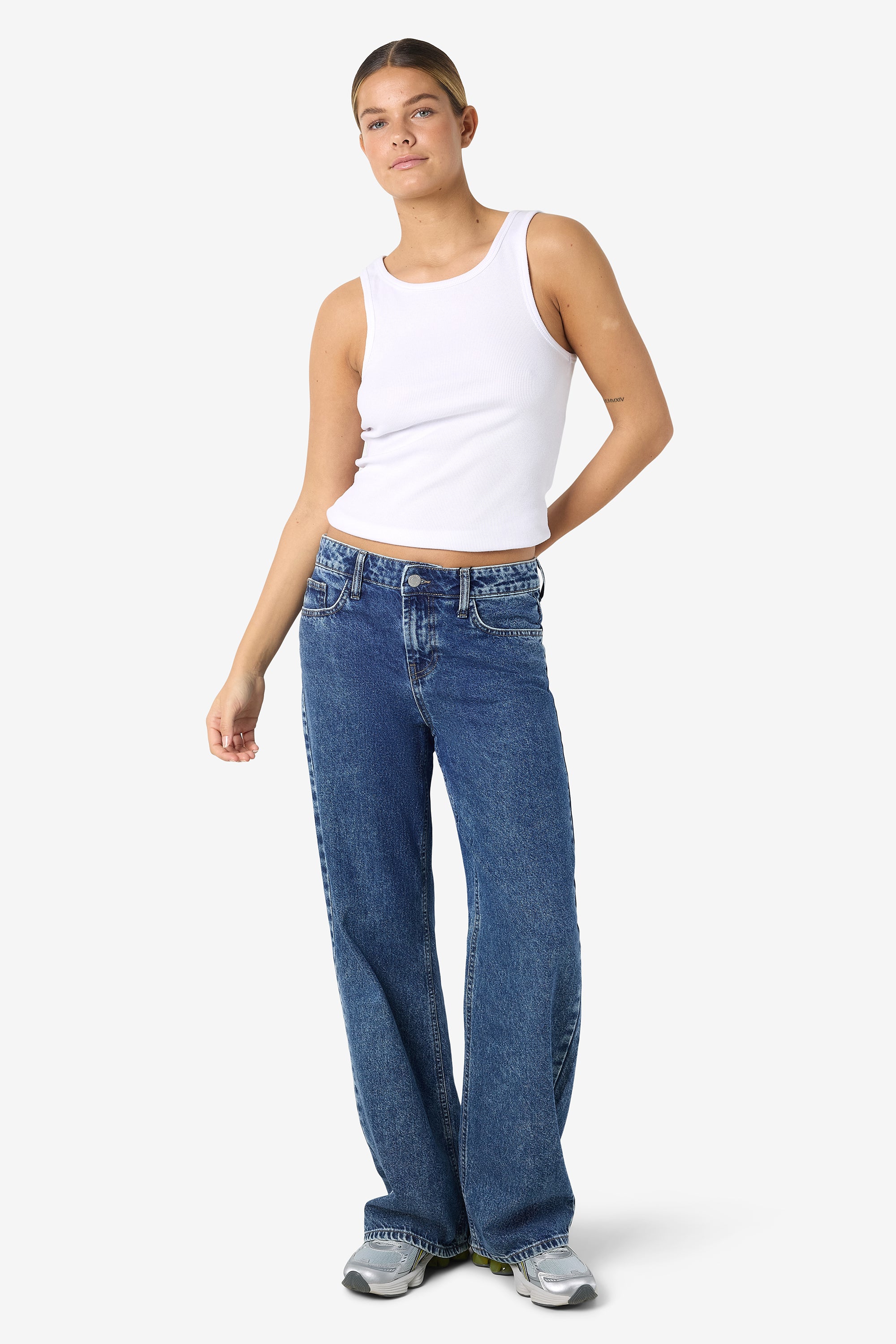 NMADRIANA Loose Fit Jeans L32 - Blue Medium