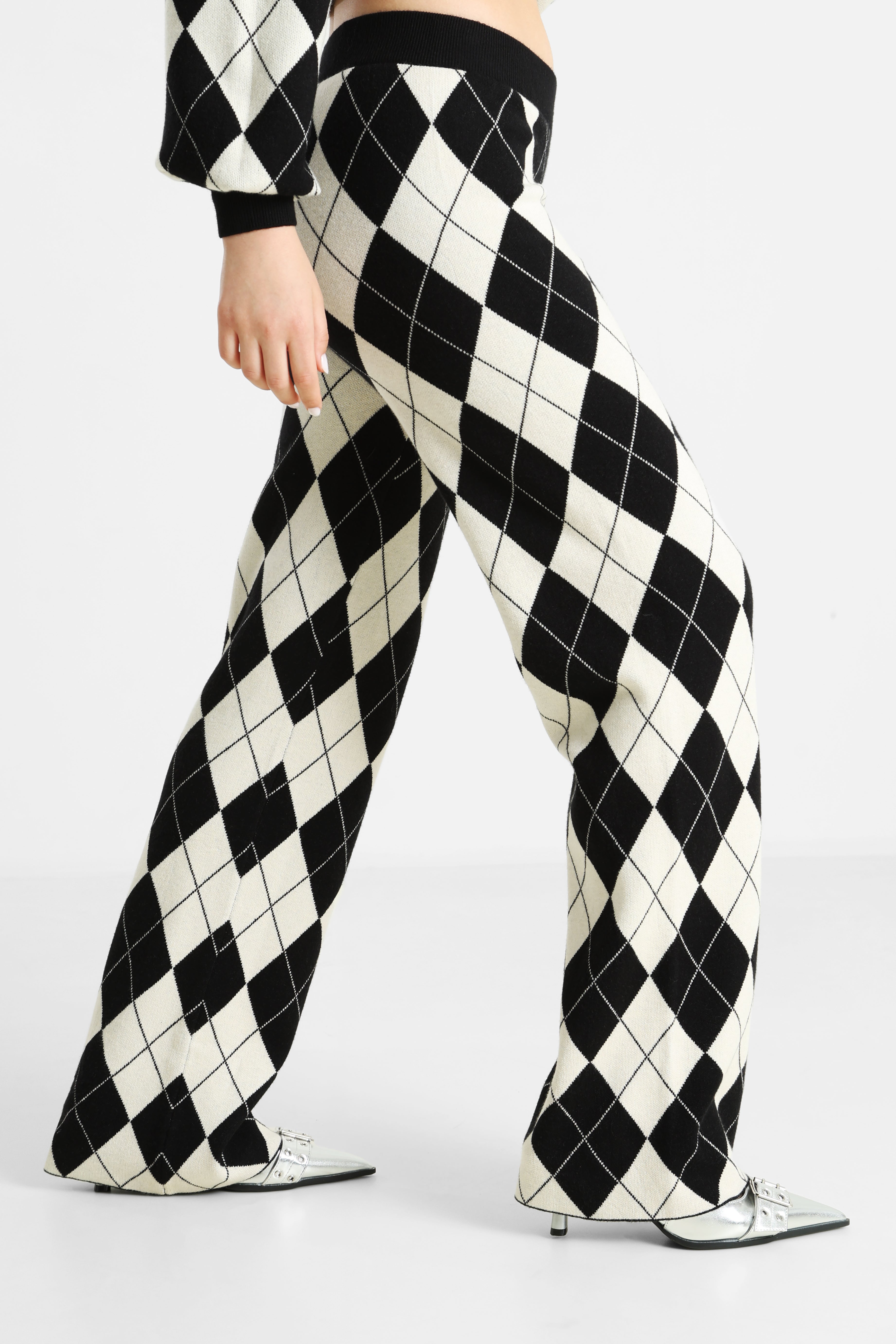 ONLANNY knitted trousers - Black + Whitecap