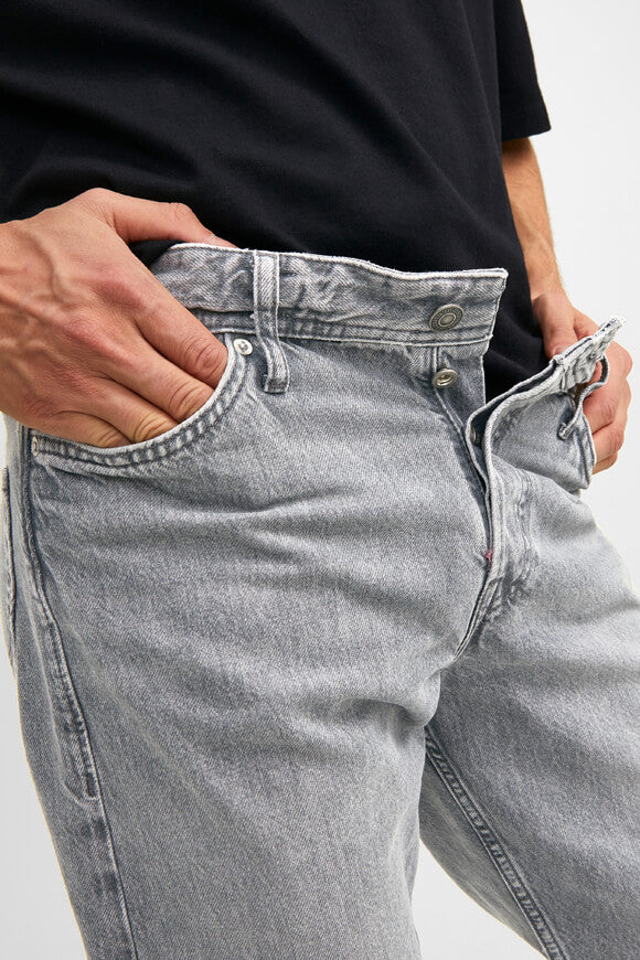 Chris Relaxed Fit Jeans L32 - Grey Denim