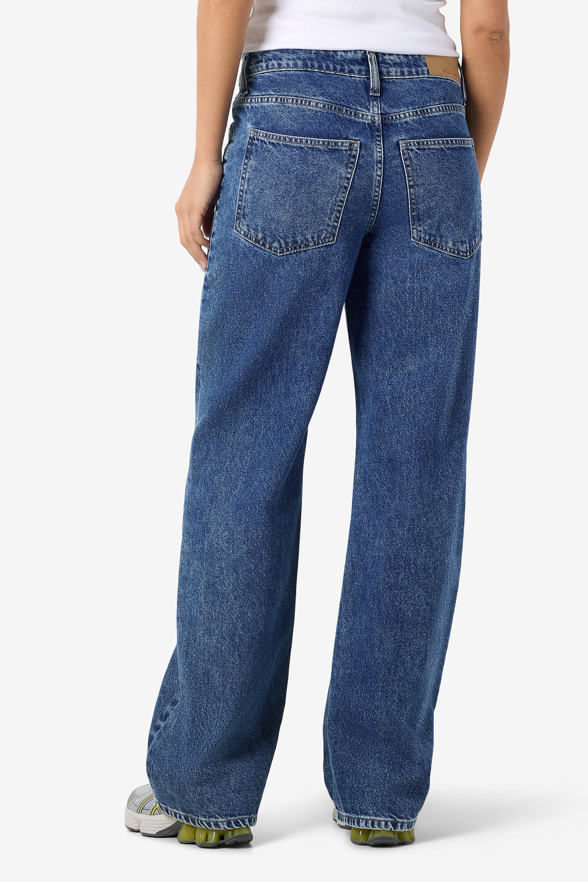 NMADRIANA Loose Fit Jeans L32 - Blue Medium