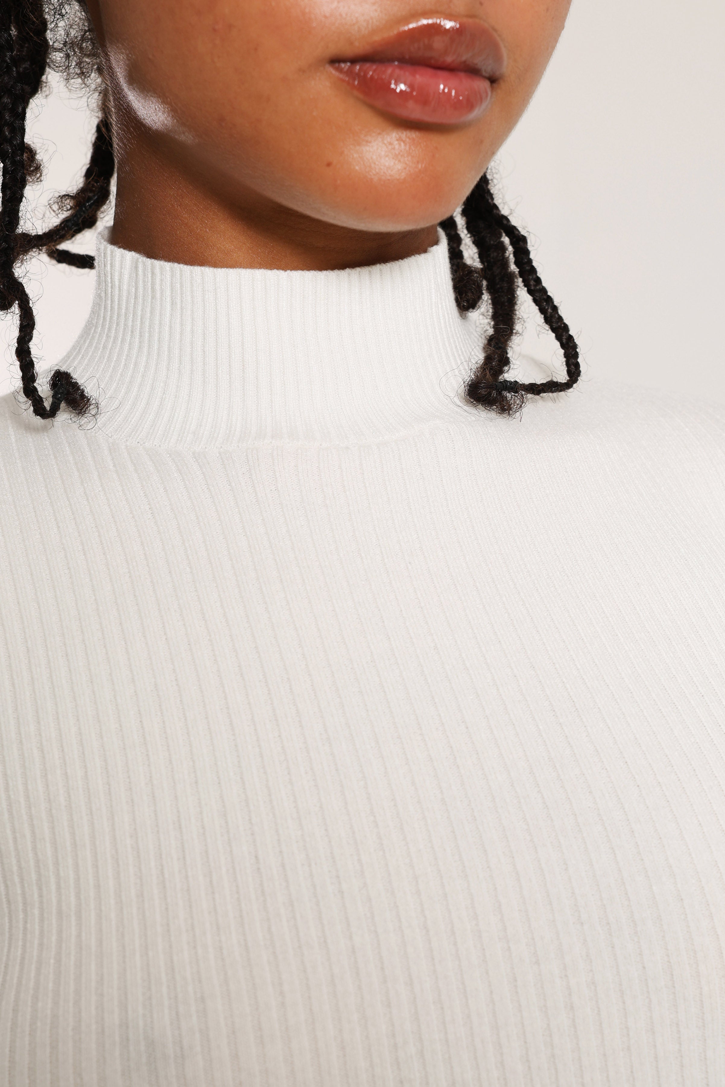 Maglione corto in maglia a coste - Ecru