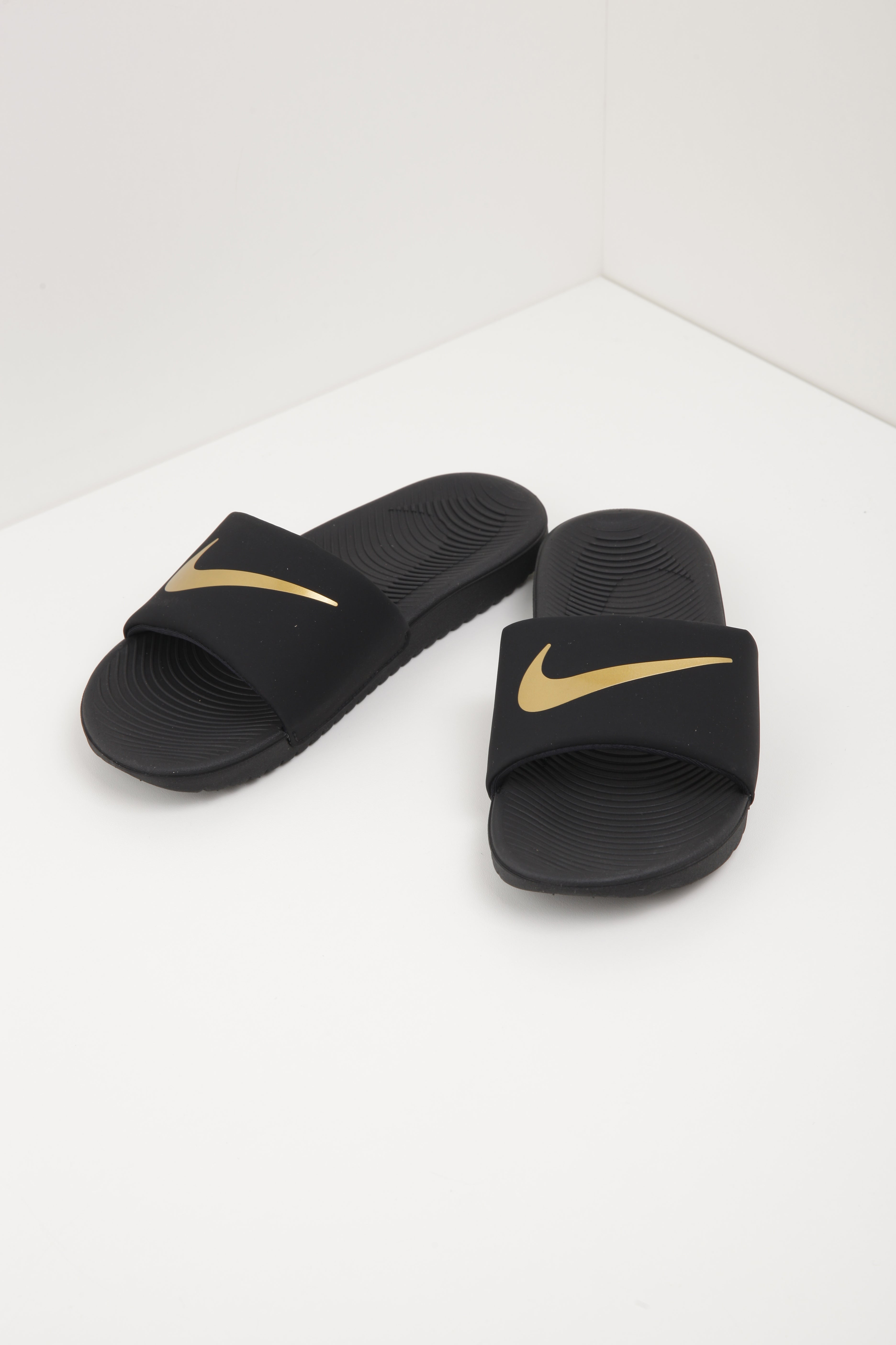 Mules Kawa - Black + Metallic Gold