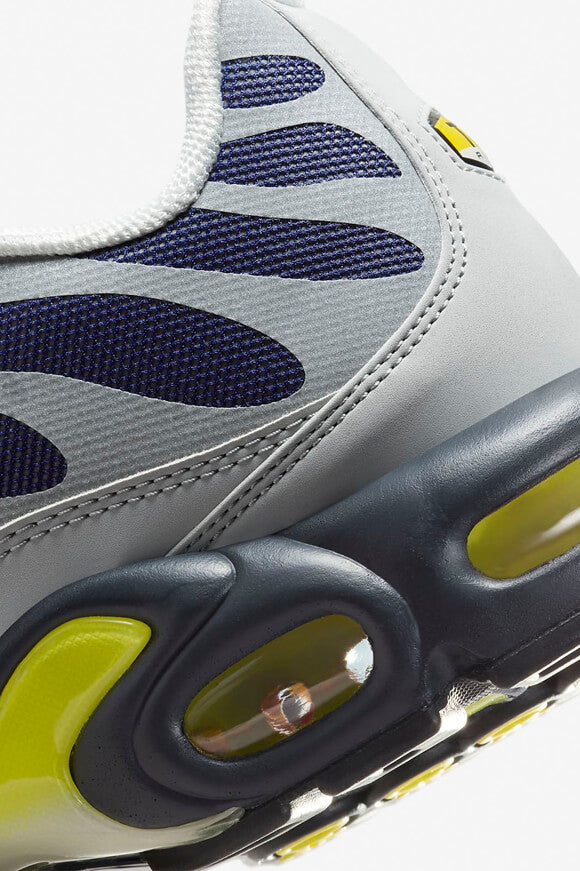 Air Max Plus Sneaker - Metallic Silver + Obsidian + Opti Yellow