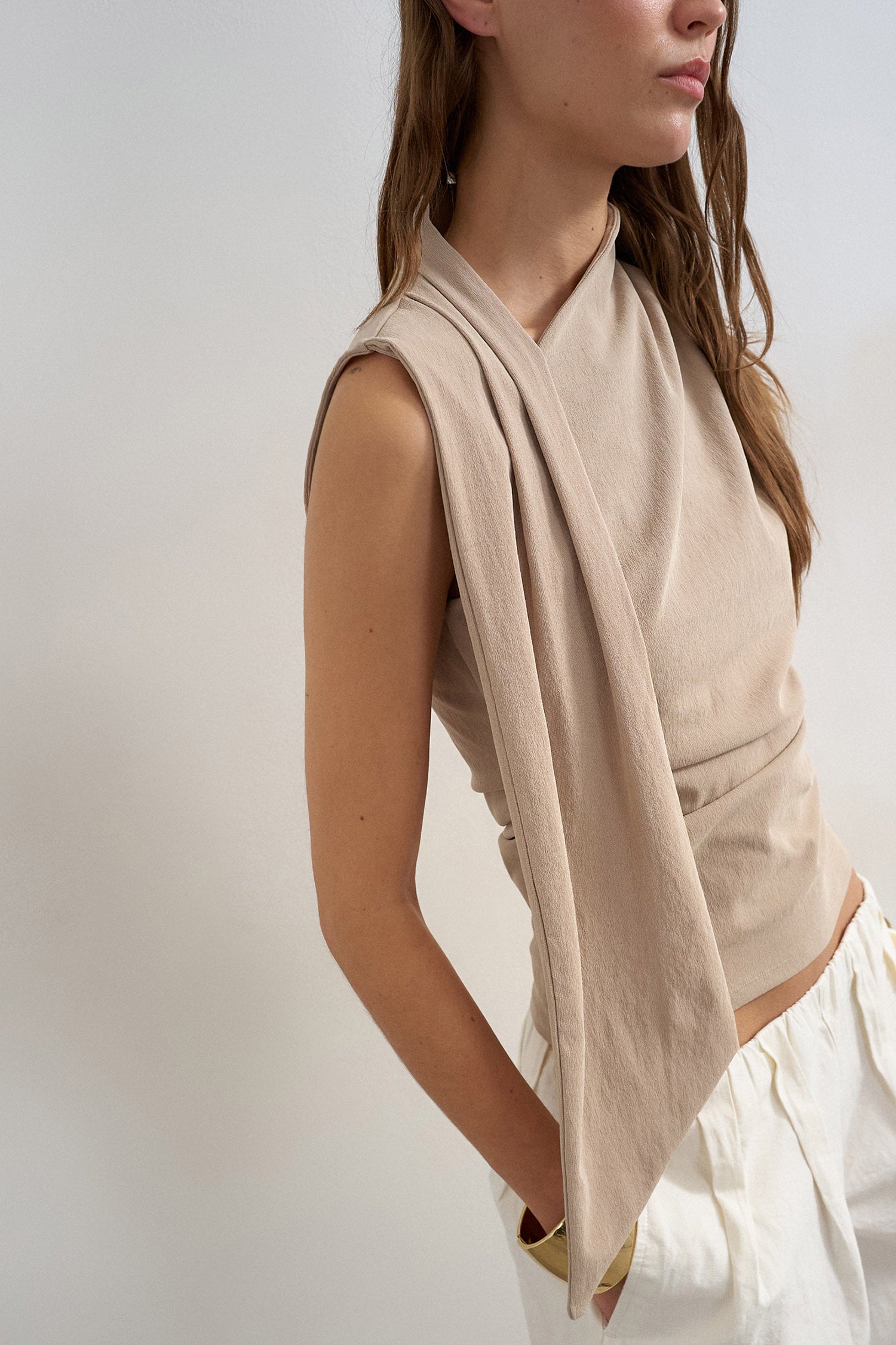 TSTIF ruched top in structured fabric - Abbey Stone