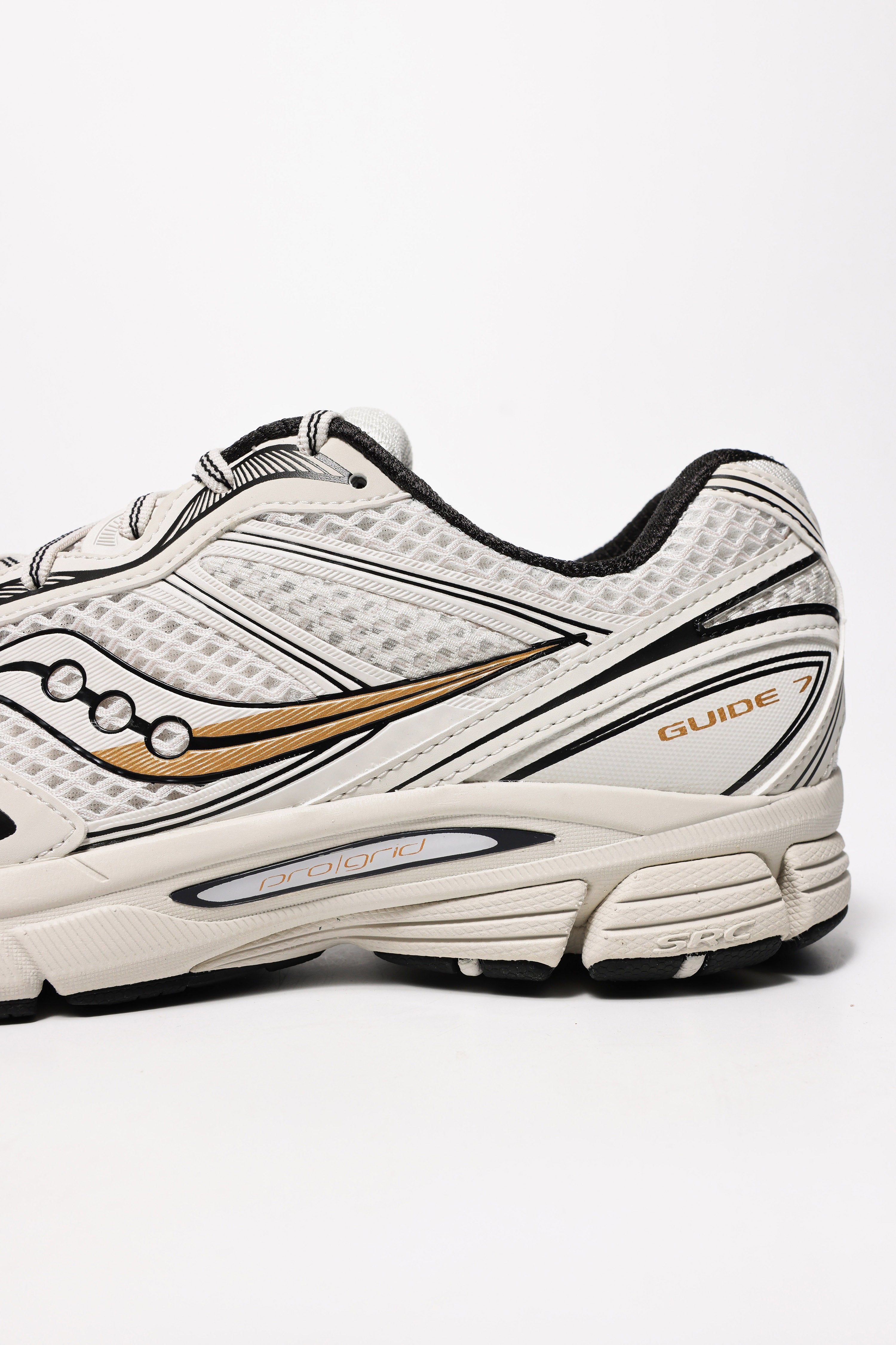 Progrid Guide 7 Sneaker - Onyx + Gold