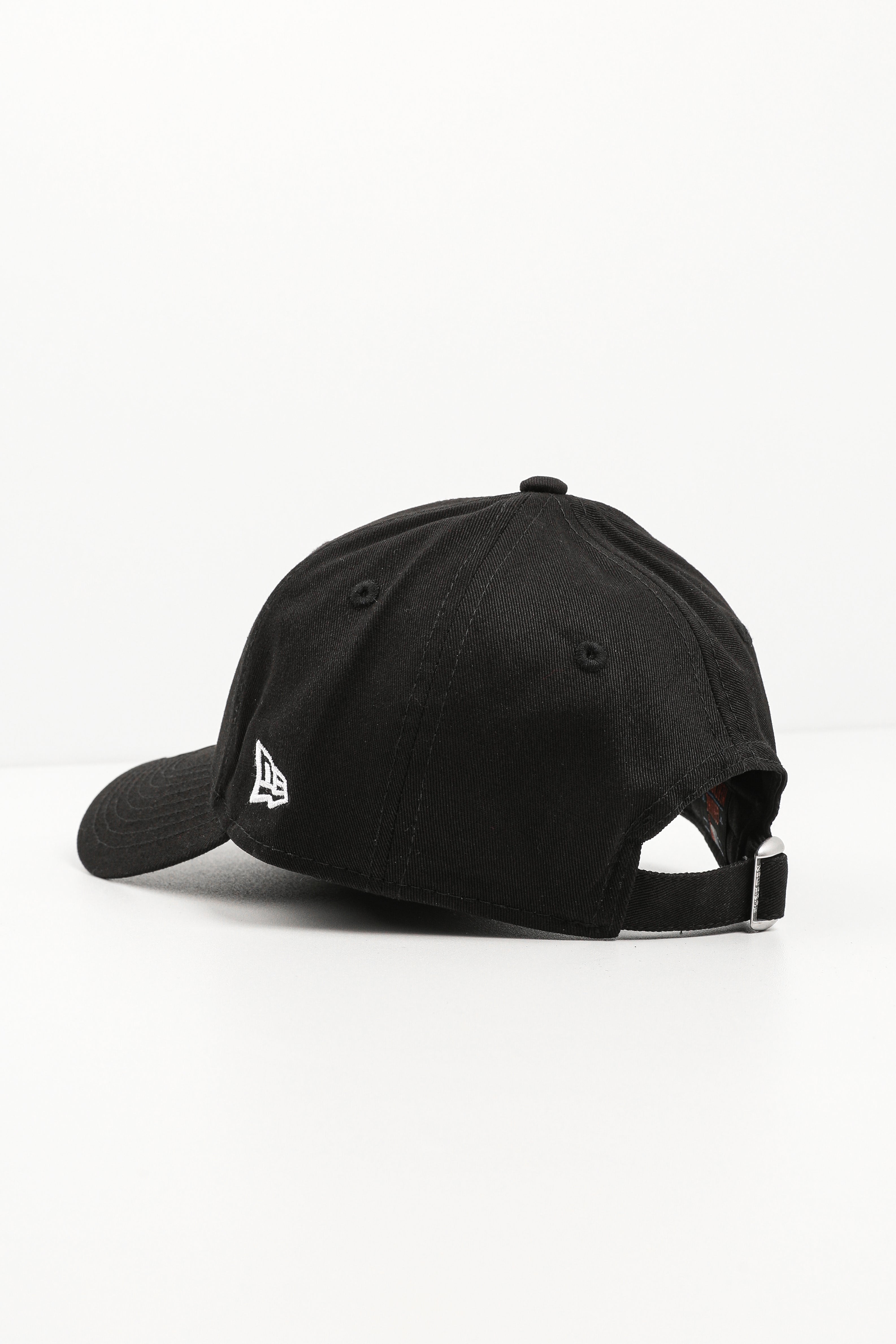 9Forty Cap / Strapback - Nero + Bianco