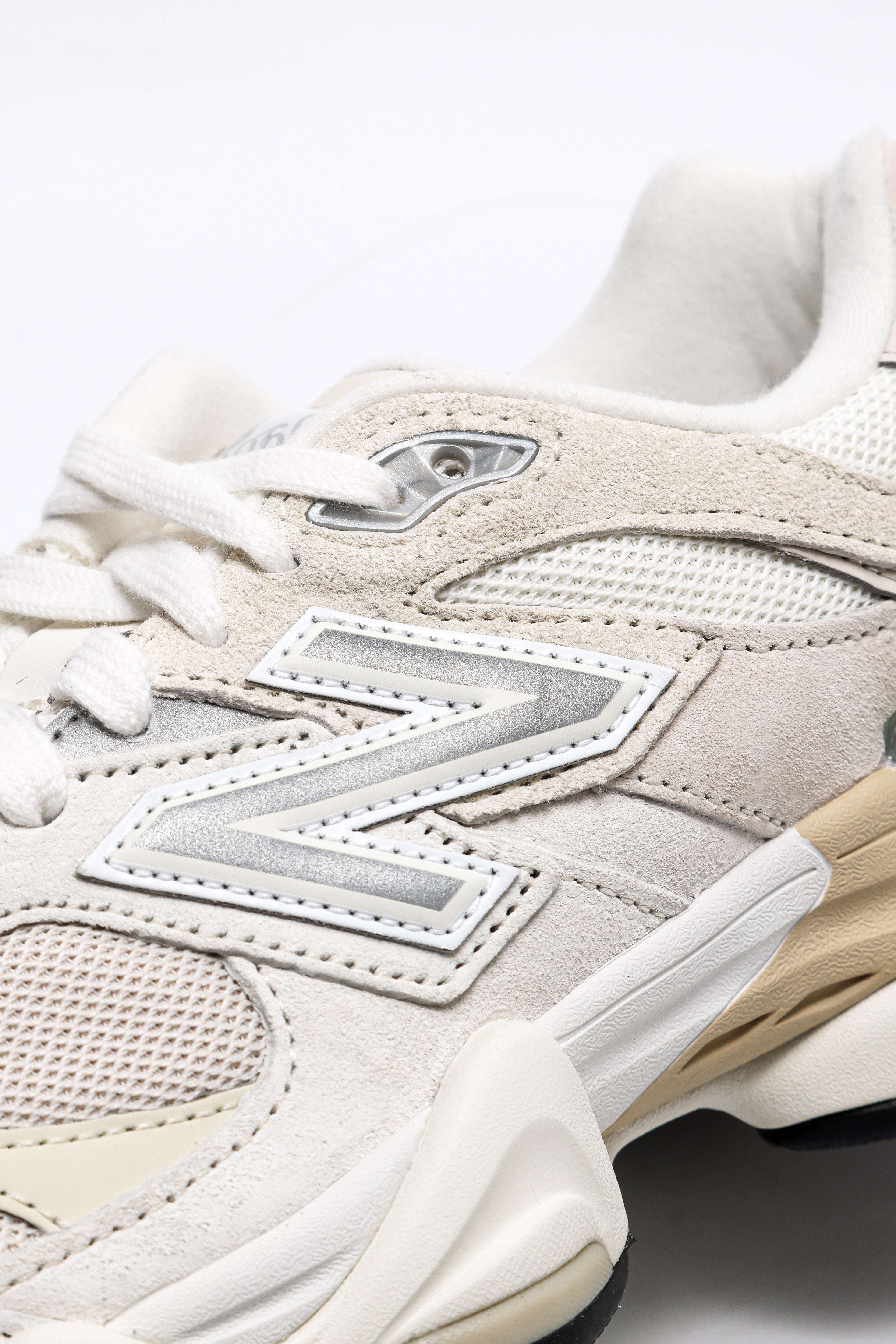 9060 Sneaker - Sea Salt