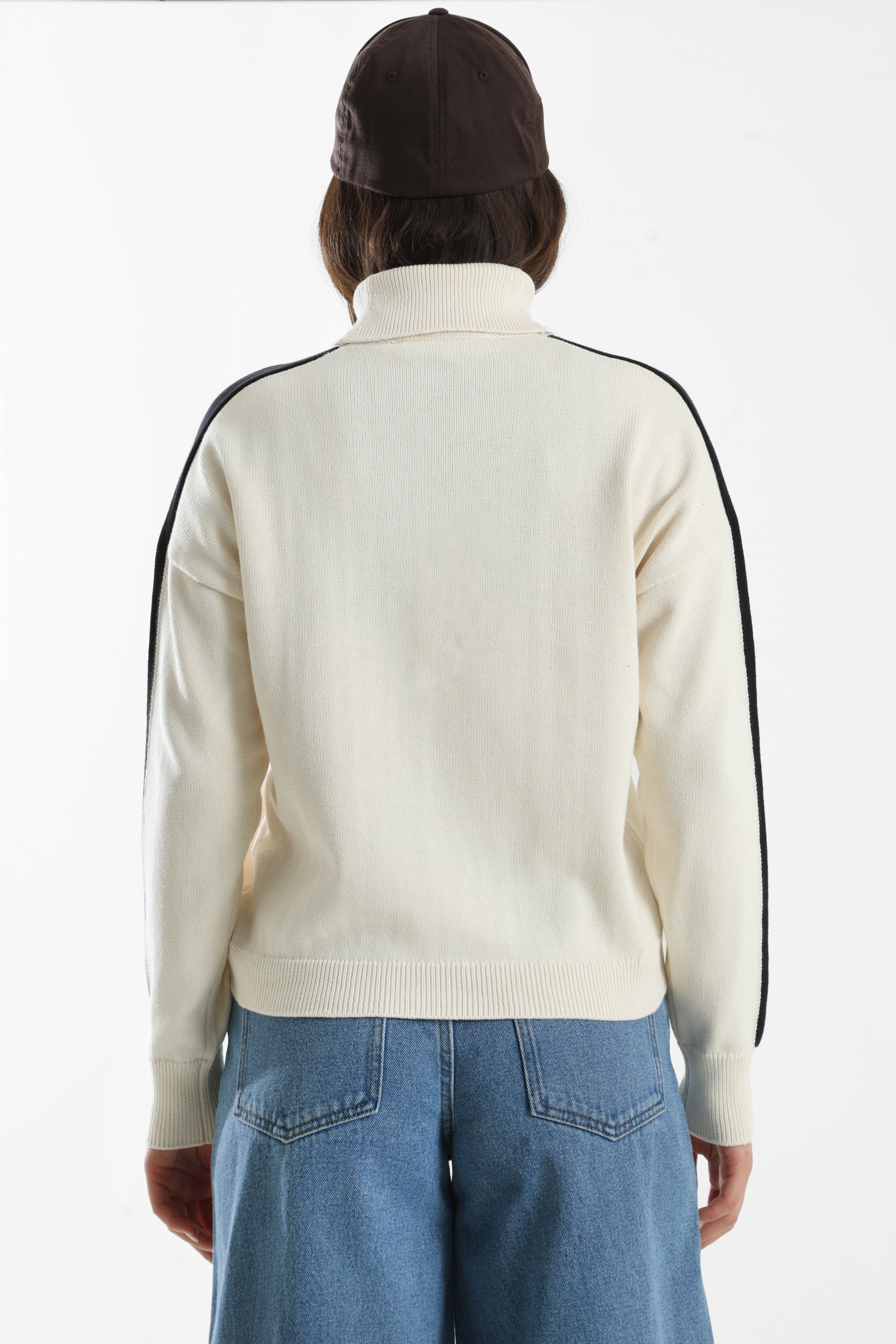 Knitted sweater with turtleneck - Eggnog