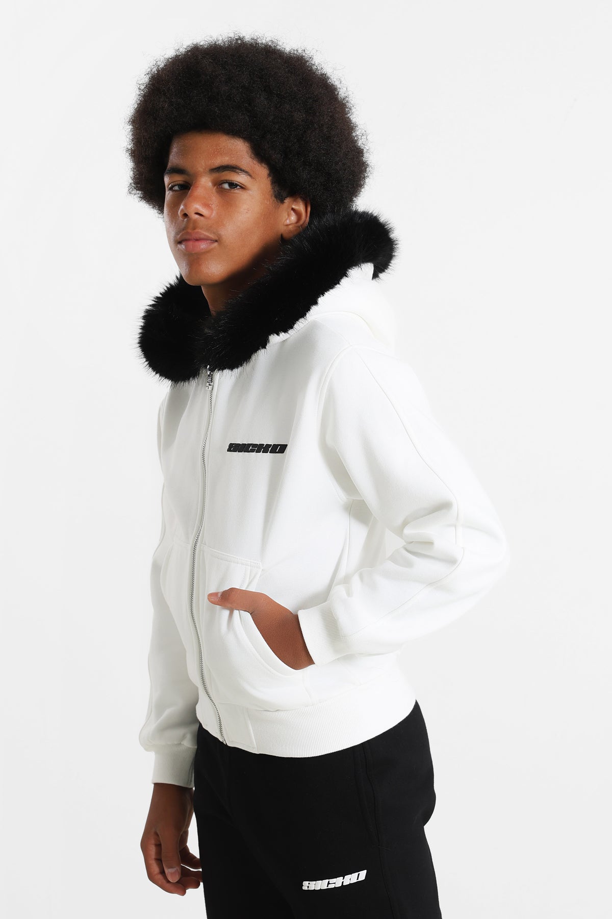 Sweat zippé à capuchon - Ecru + Noir