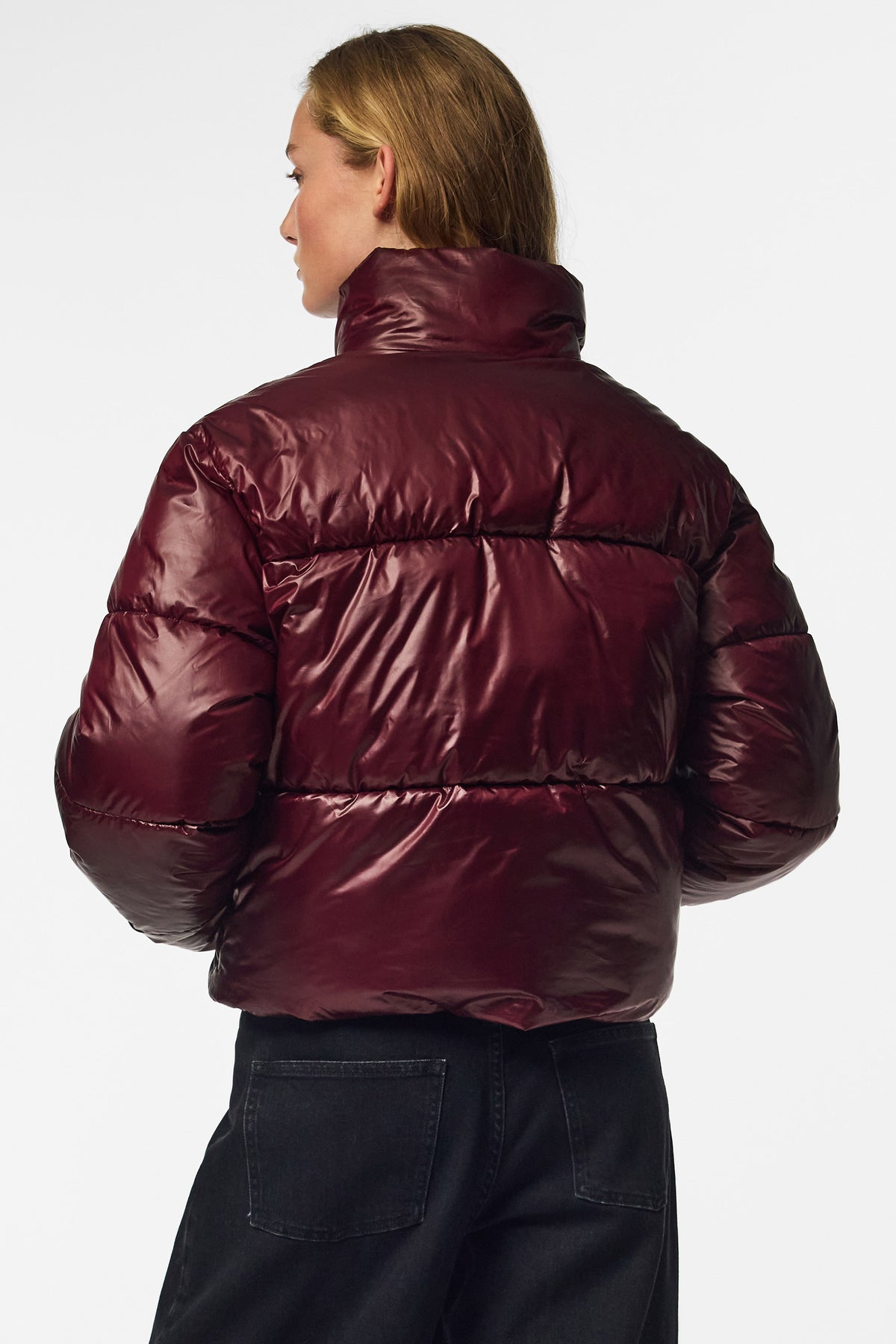 PCAMILIA Crop Pufferjacke - Winetasting
