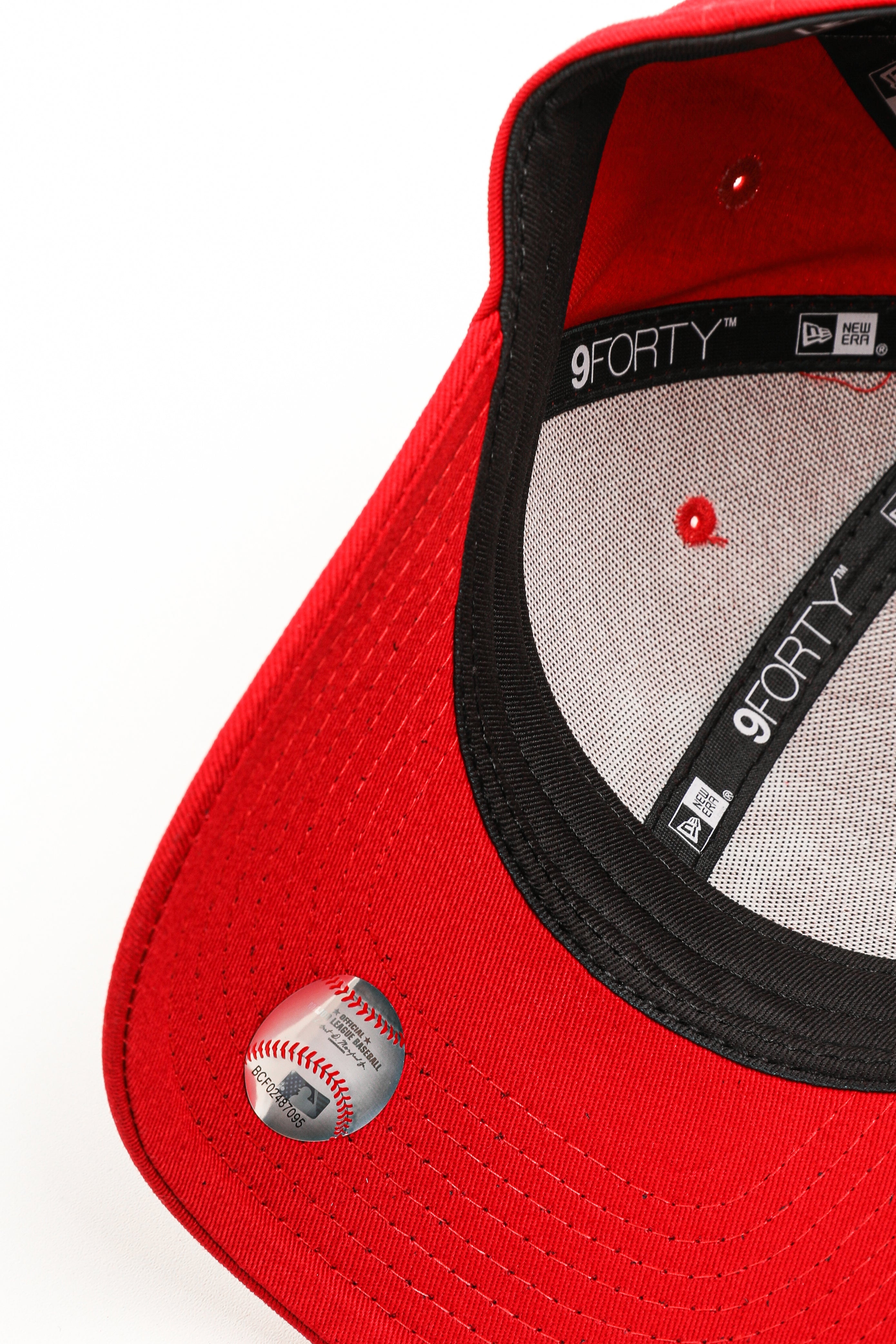 9Forty Cap / Strapback - Rosso + Bianco