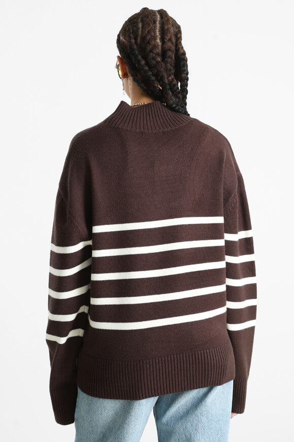 Pull ample en tricot - Brun foncé + Blanc