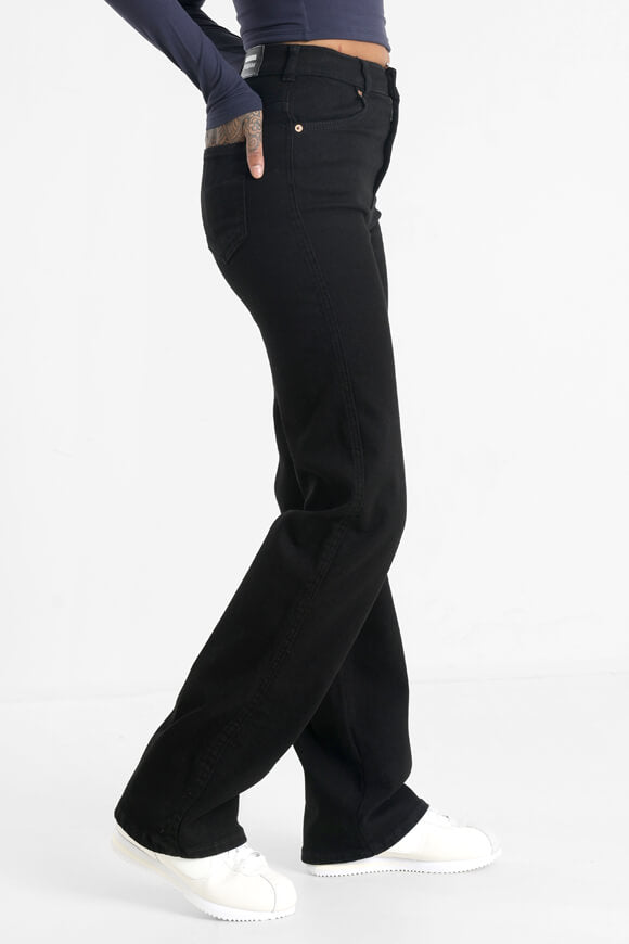 Moxy Straight Fit Jeans L34 - Solid Black