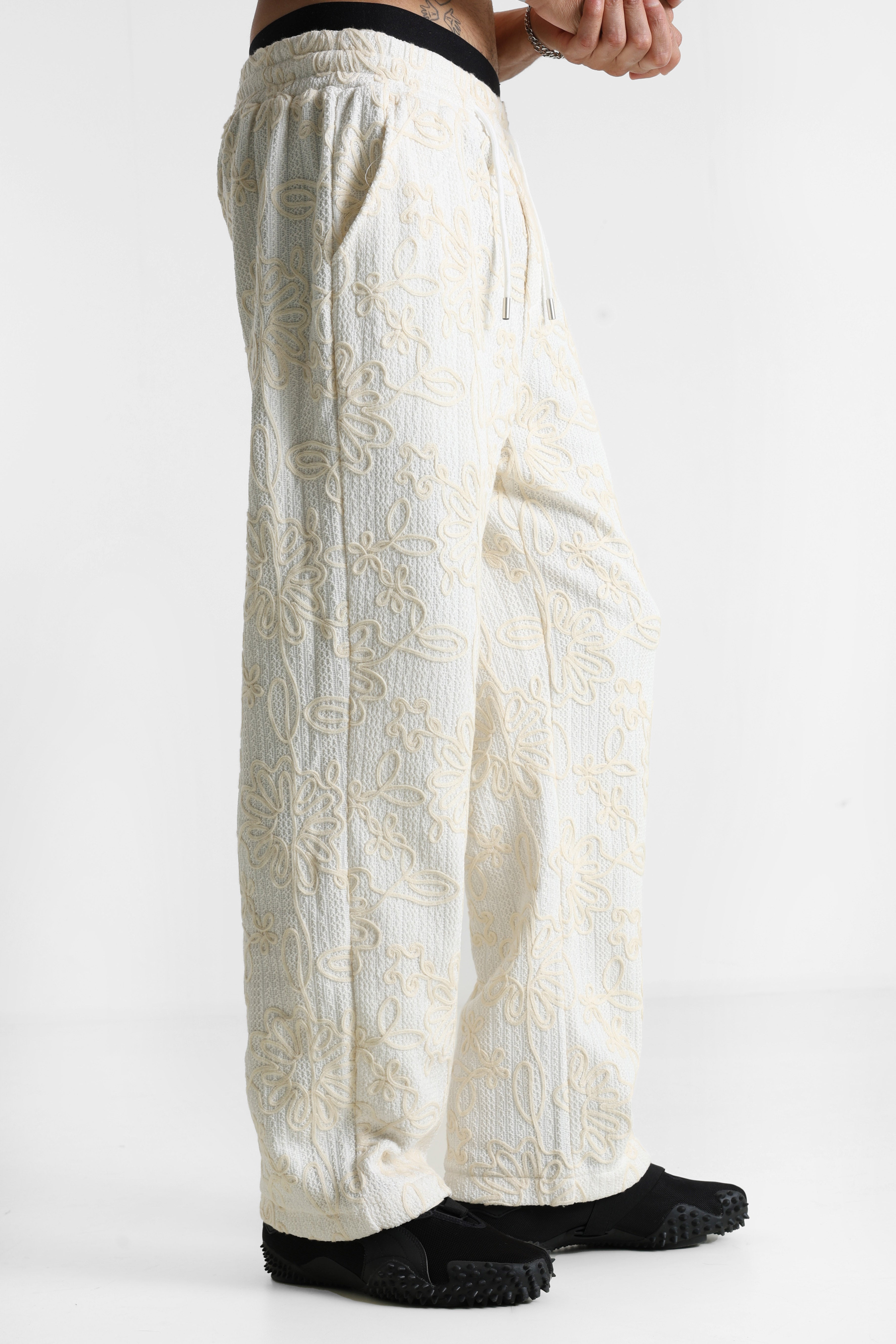 Knitted trousers - Offwhite + Beige