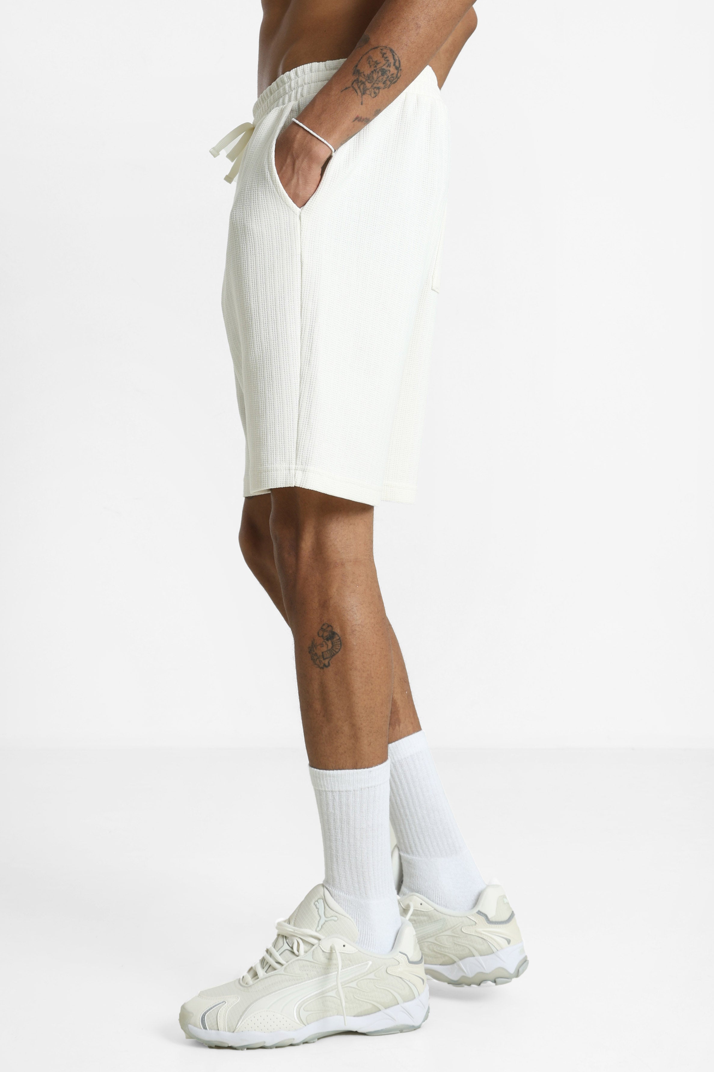 ONSTREY Strukturierte Stoffshorts - Gardenia