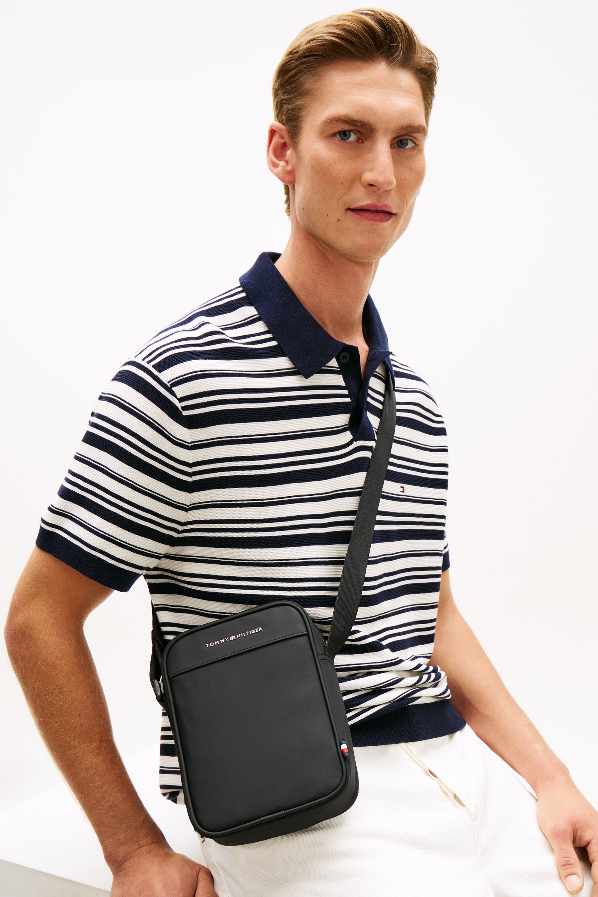 Repreve Umhängetasche - Black