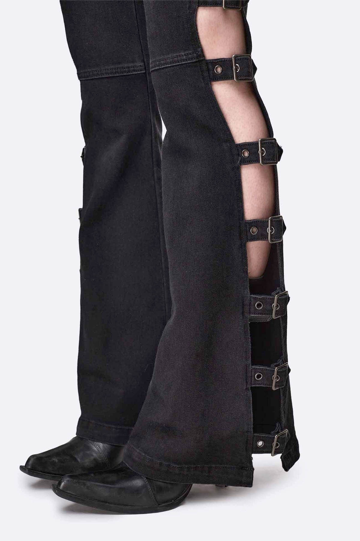Imogen Buckle flare jeans - Black