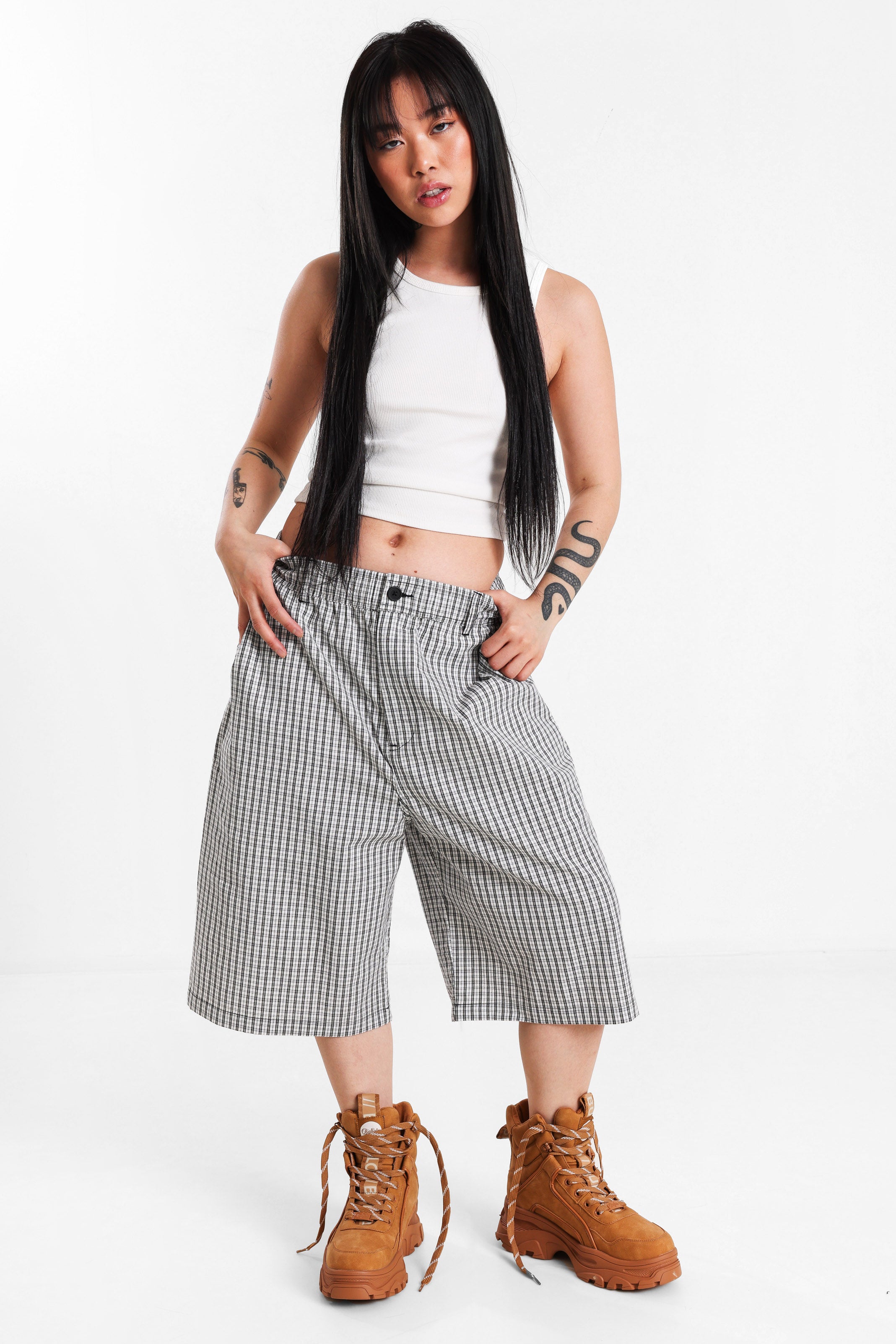 Stoffbermuda - Schwarz + Weiss