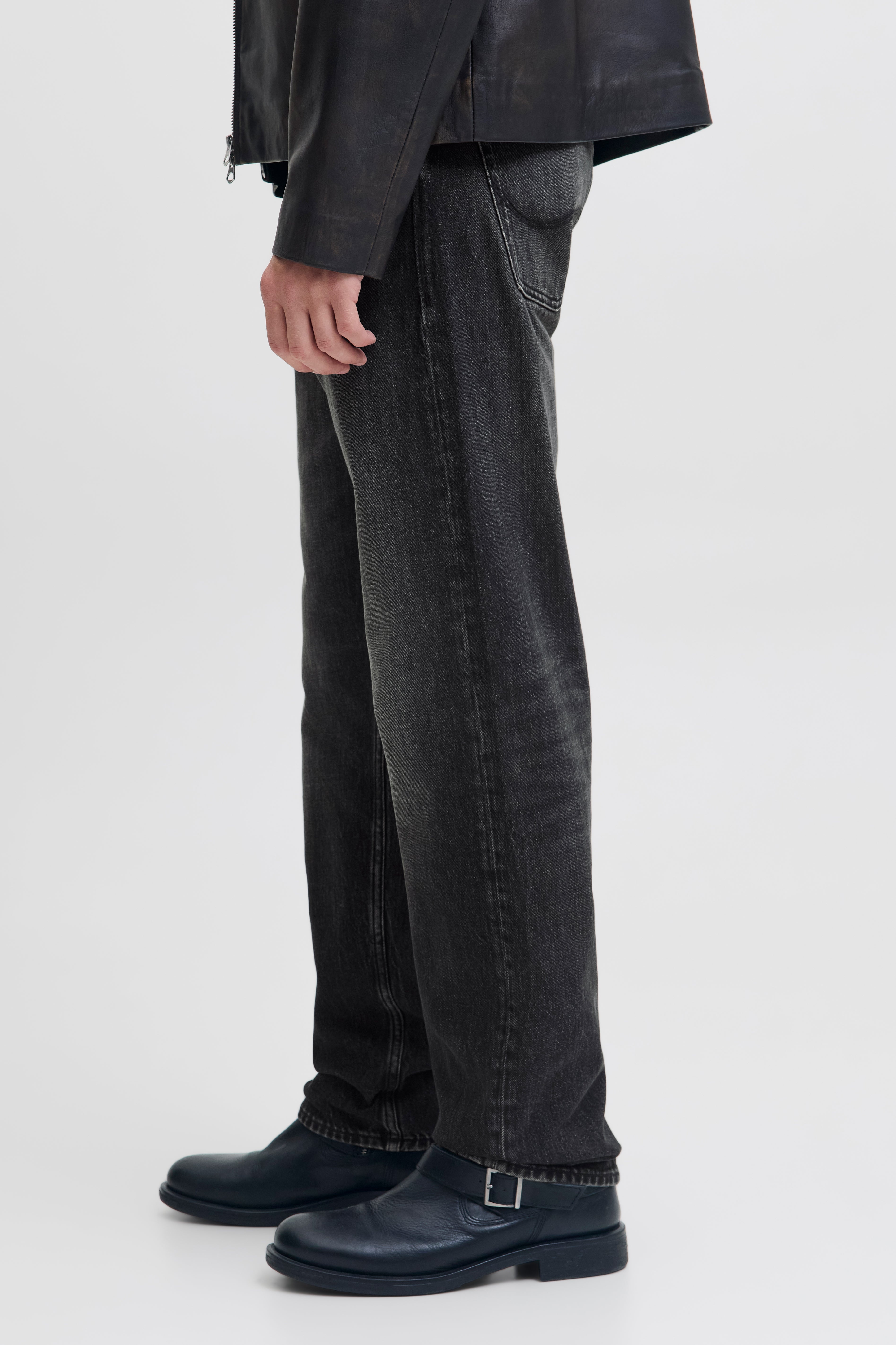 Chris Relaxed Fit Jeans L32 - Dark Grey Denim