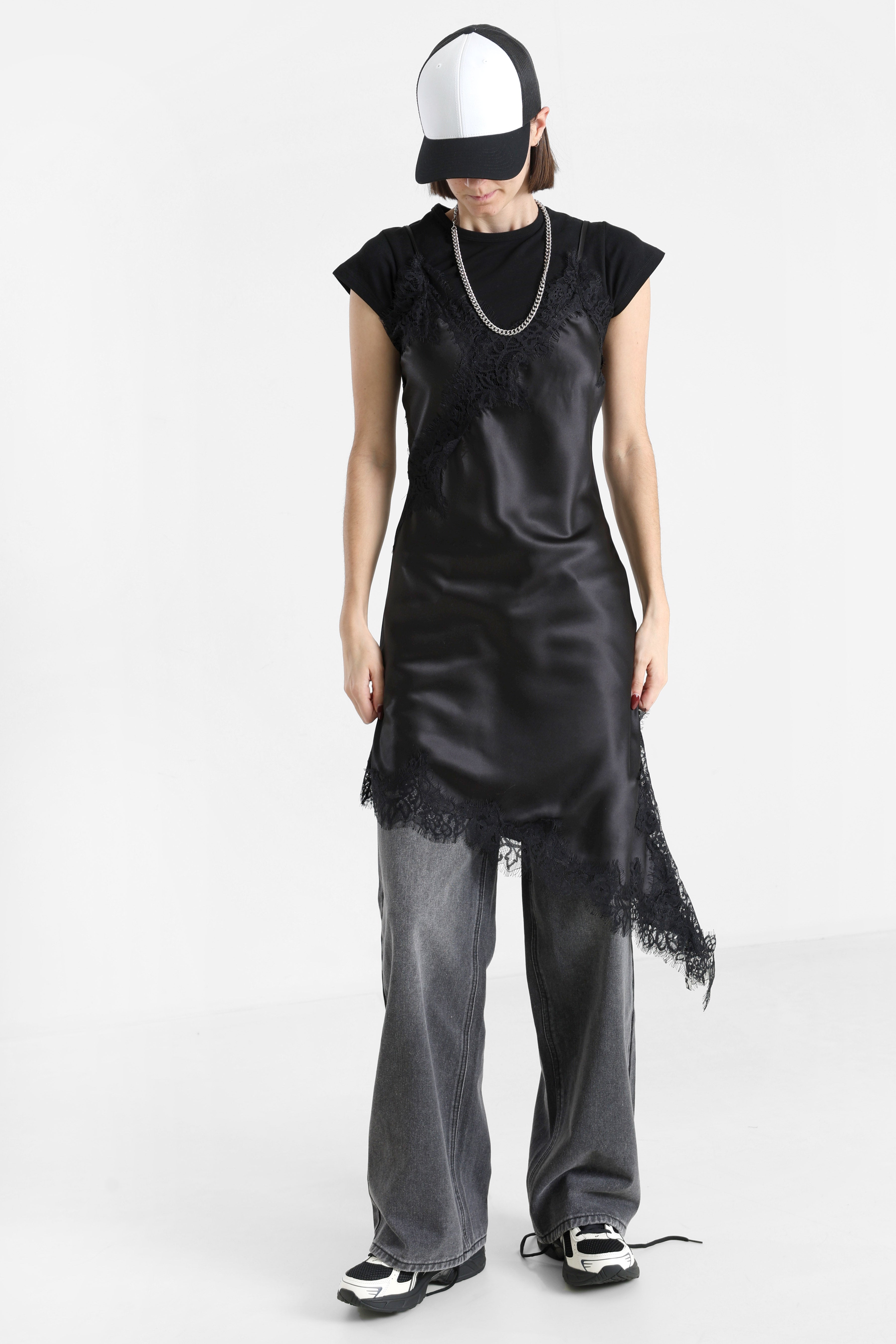 Abito asimmetrico in satin - Black