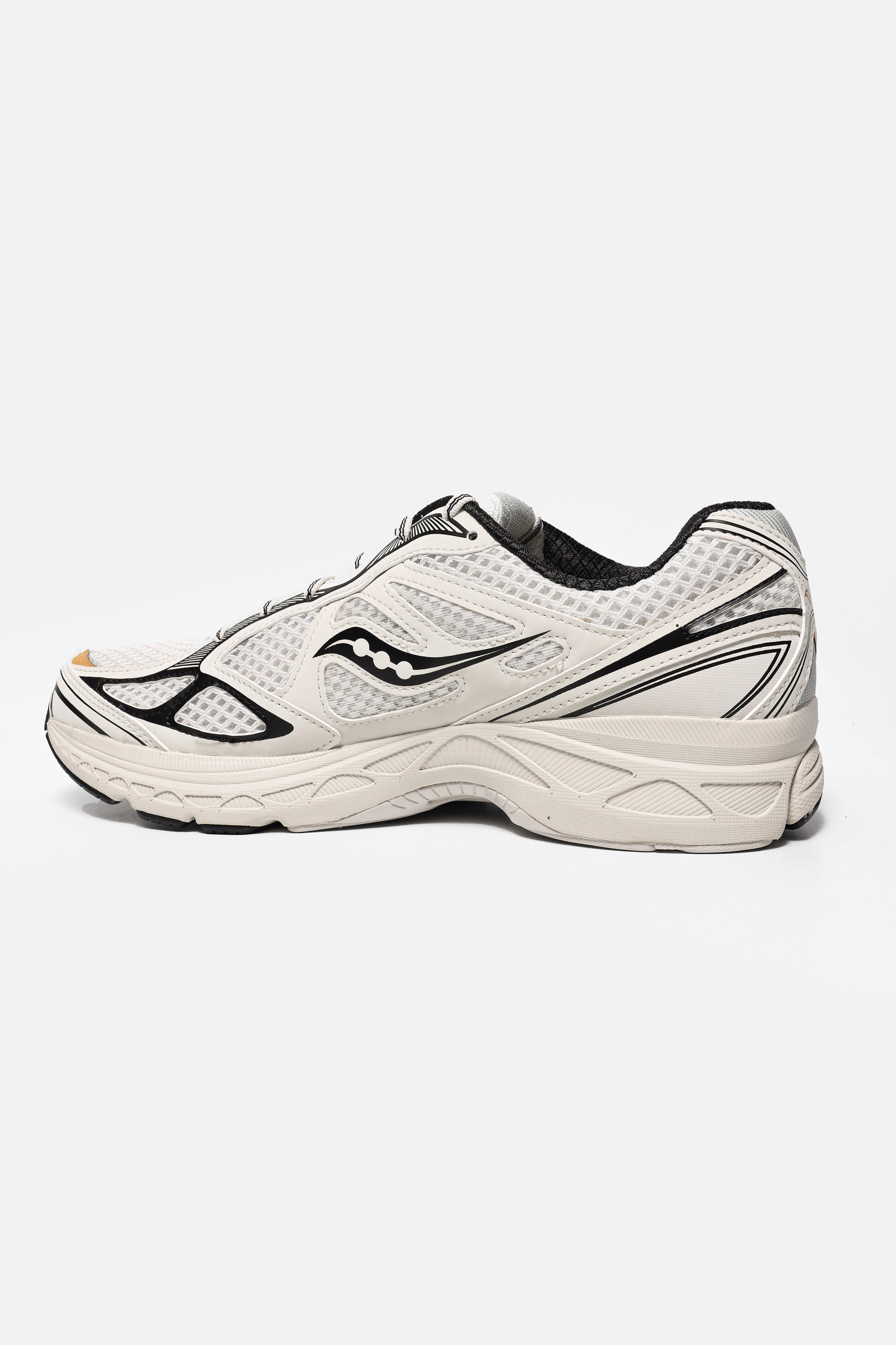 Progrid Guide 7 Sneaker - Onyx + Gold