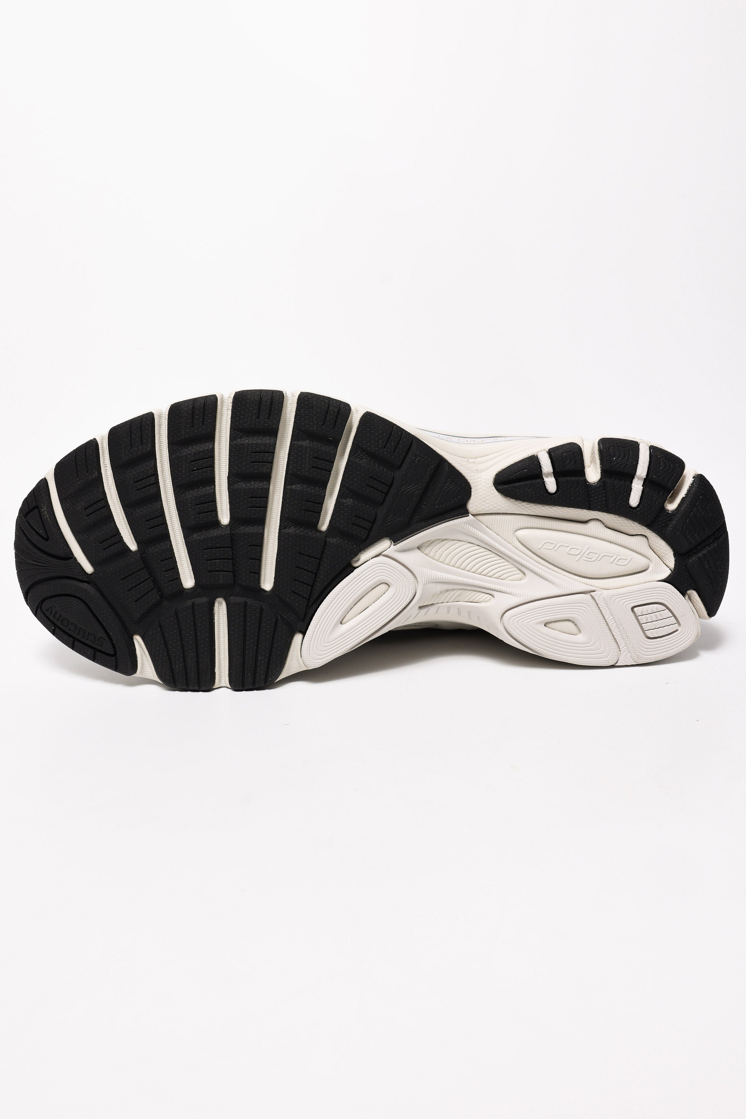 Progrid Guide 7 Sneaker - Onyx + Gold