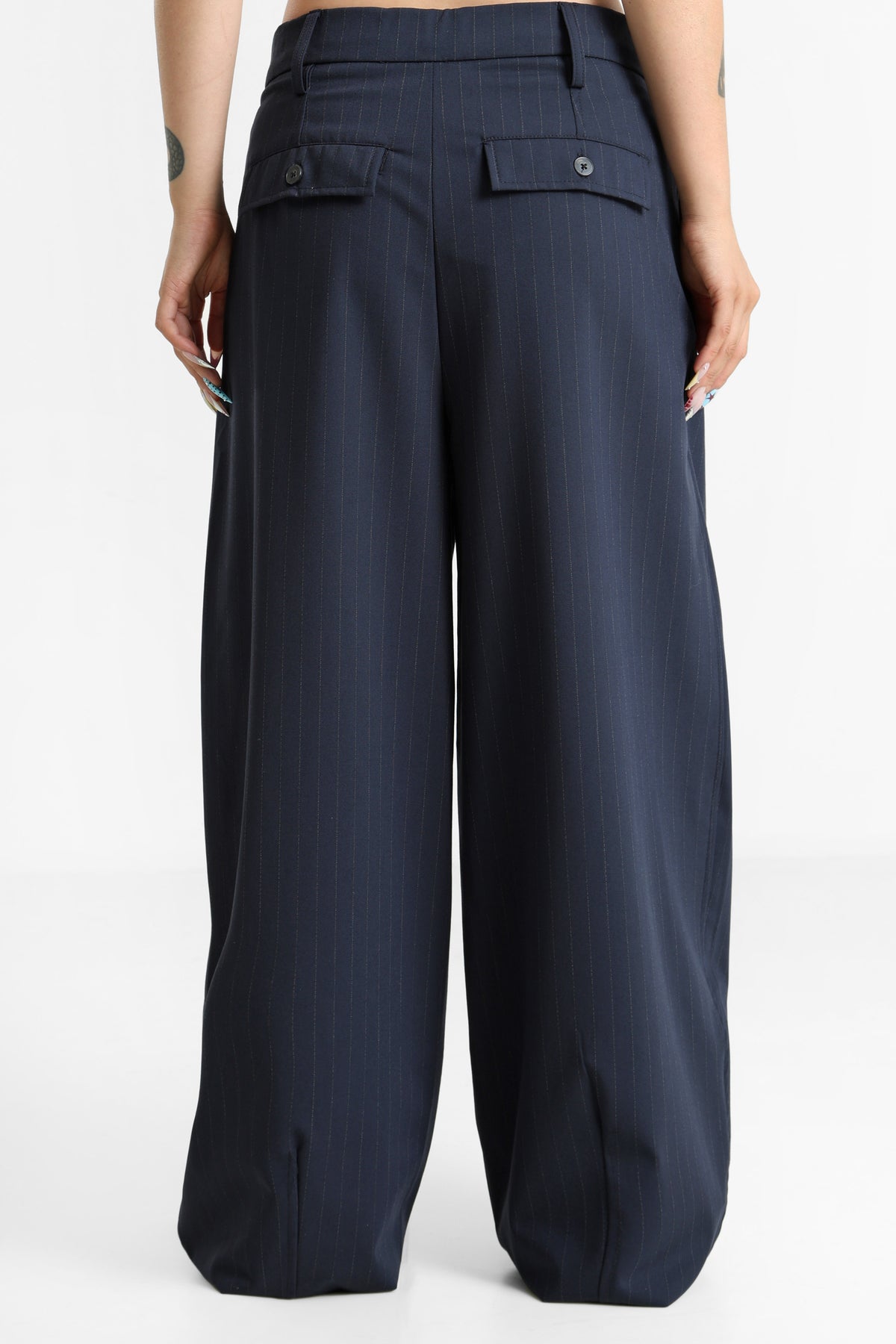 Pantalon barrel fit en tissu - Bleu marine + Blanc