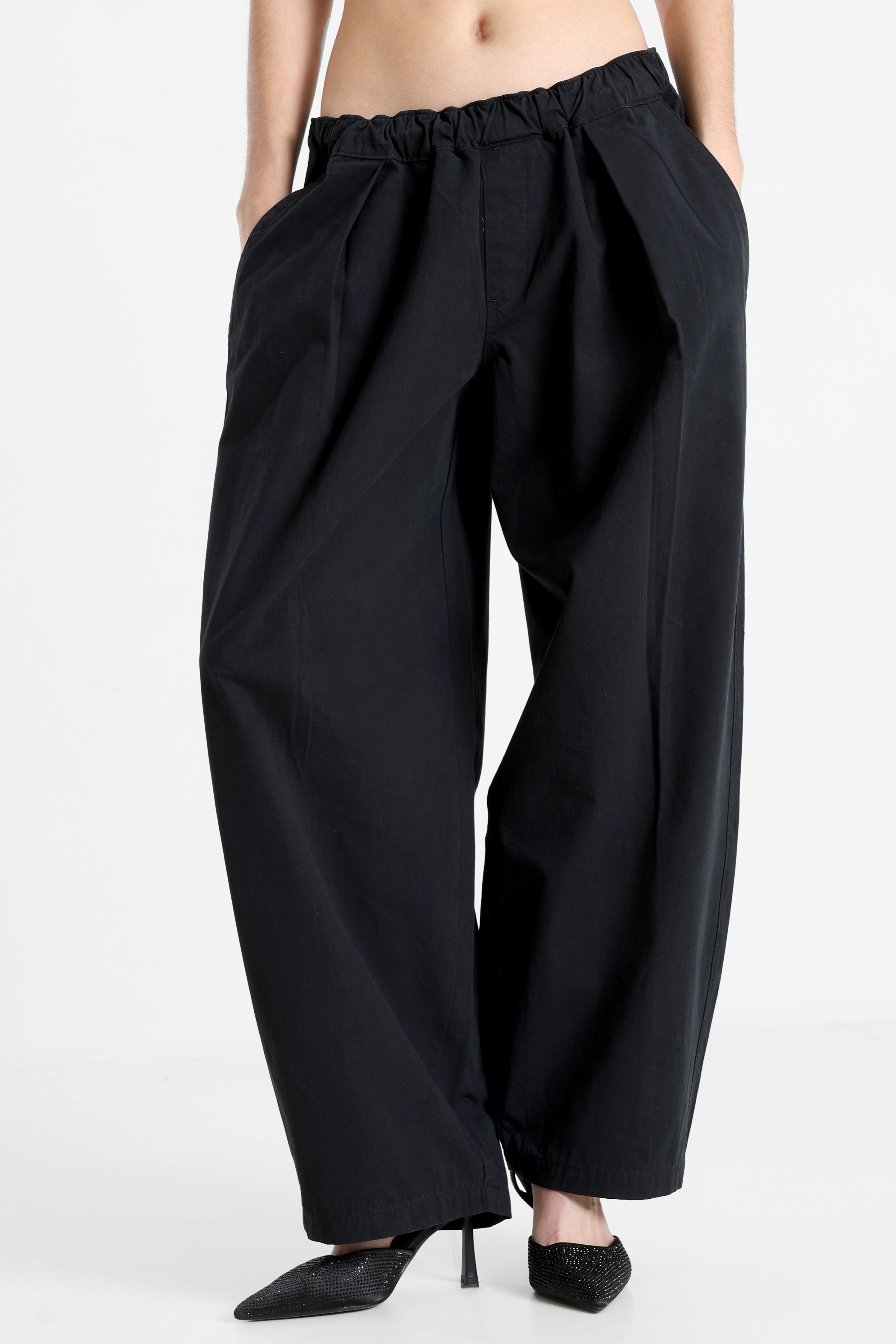Barrel Fit Stoffhose