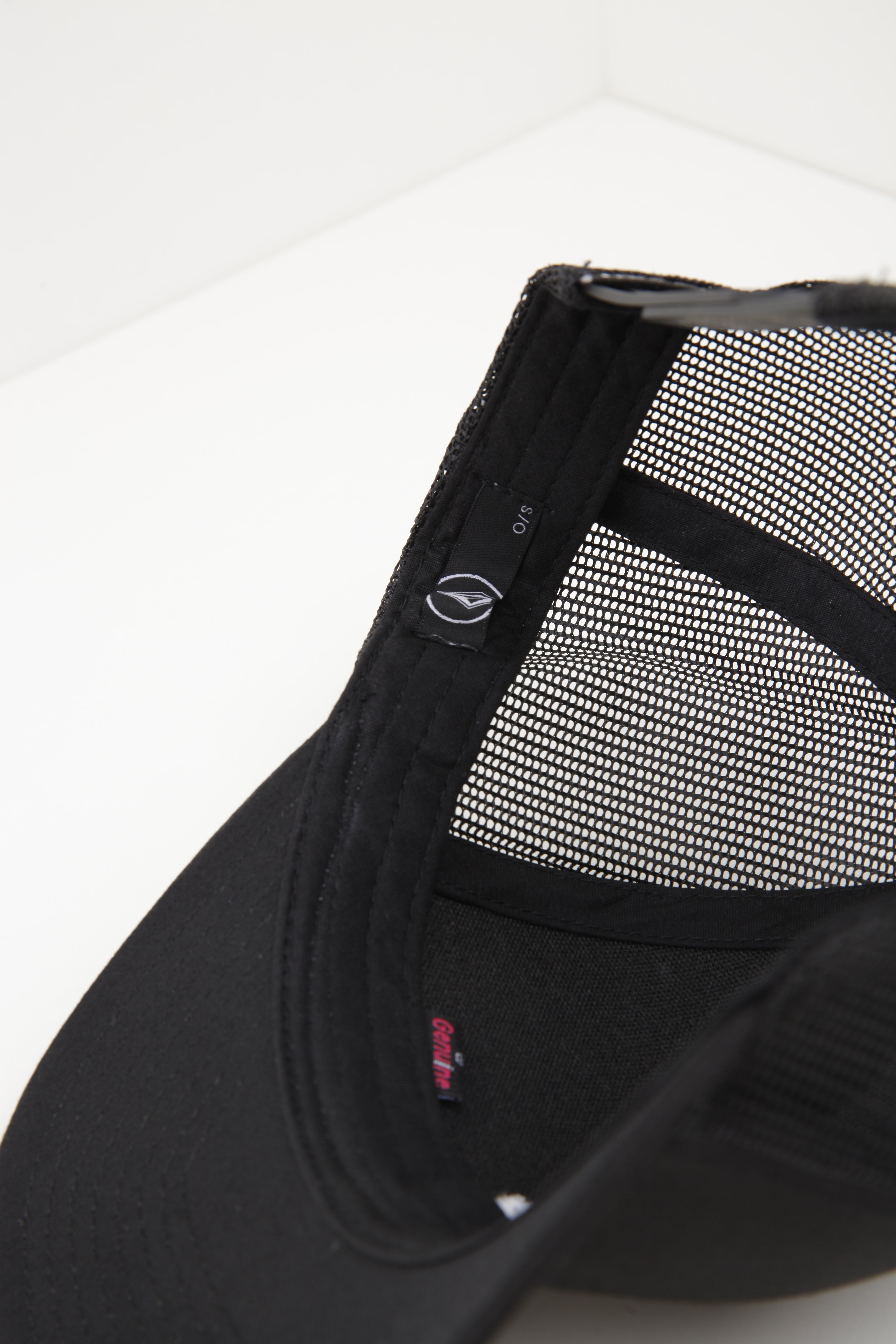 Casquette trucker / snapback - Noir + Blanc