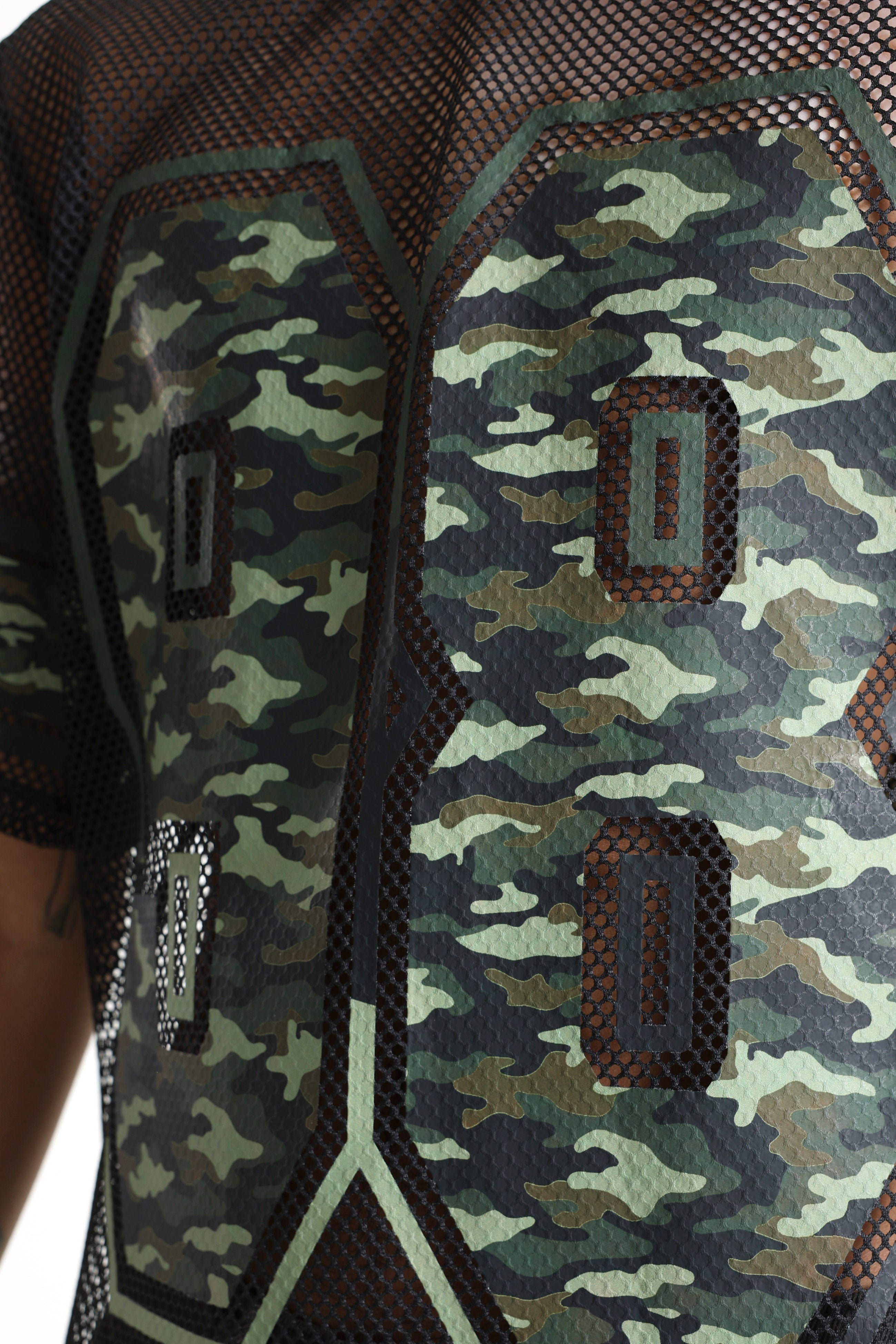T-Shirt en filet - Noir + Vert Camouflage