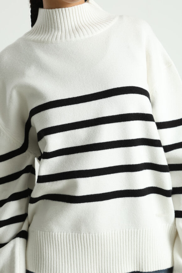 Pull ample en tricot - Blanc + Noir