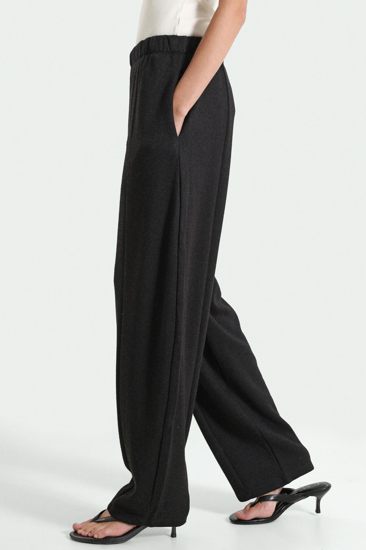 Barrel Fit Stoffhose - Schwarz