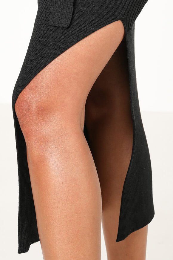 Geripptes Strick-Midikleid - Schwarz