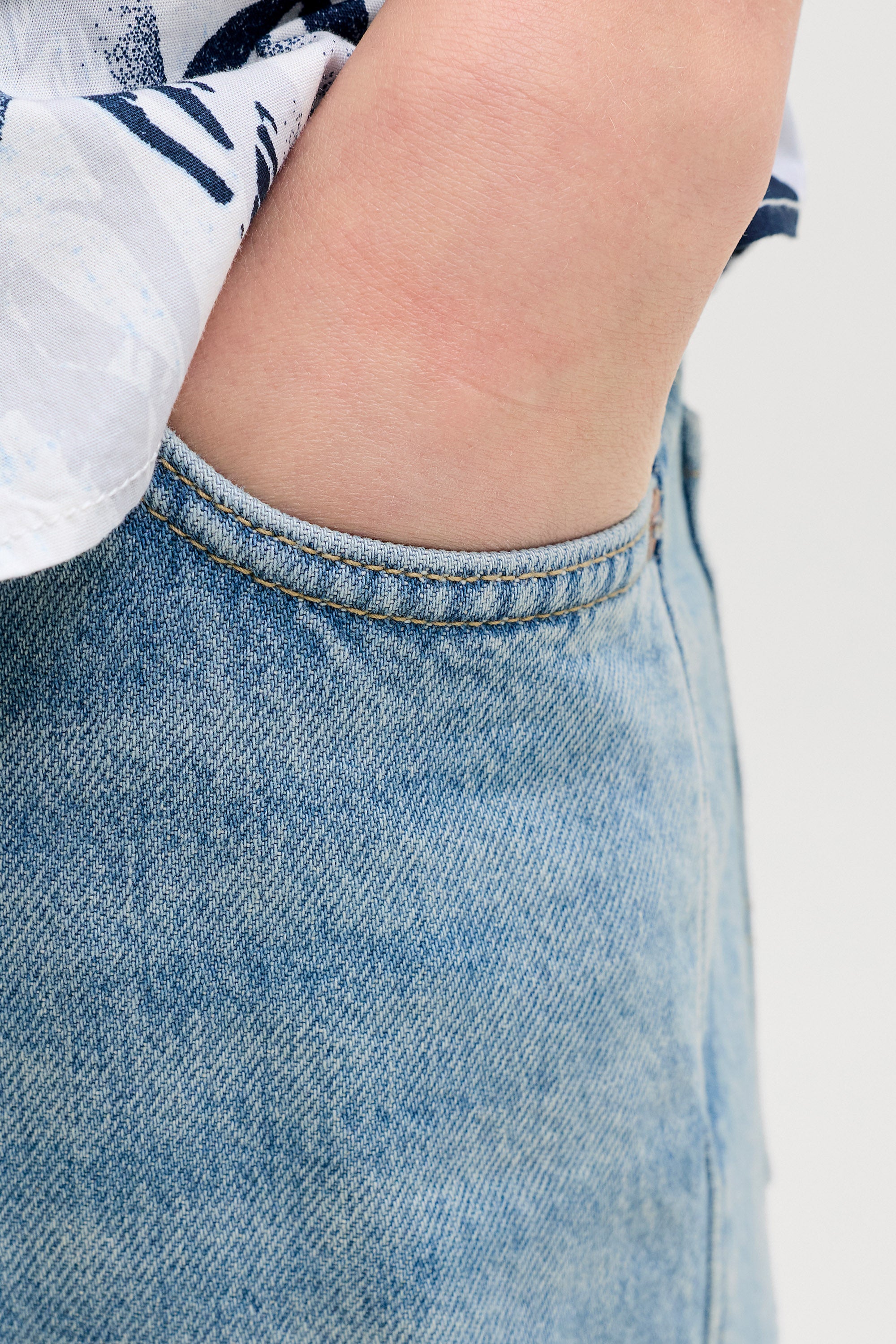 JJIALEX denim shorts - Blue Denim