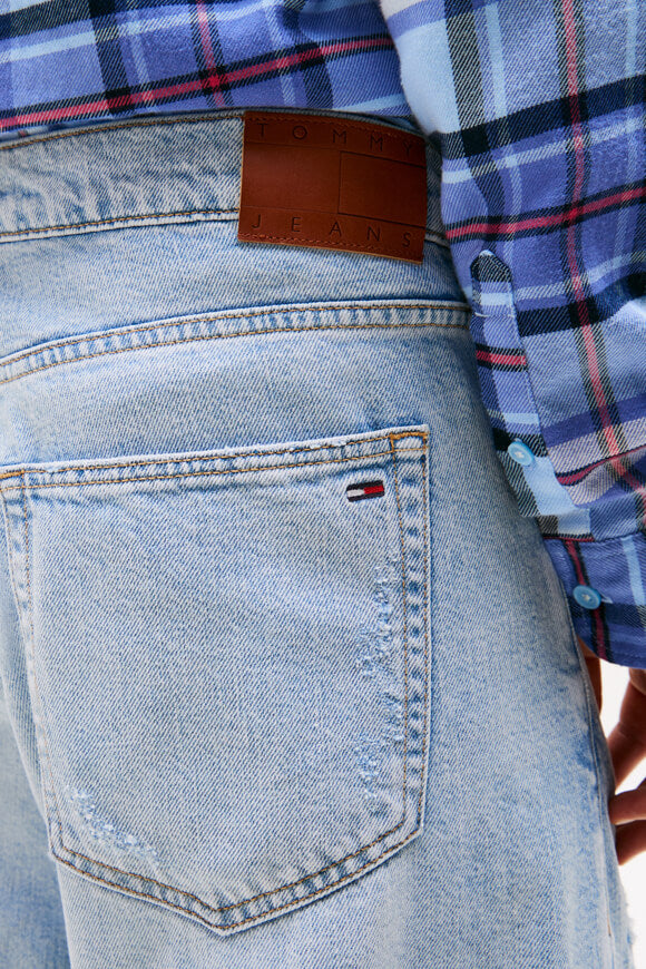 Jaimie Relaxed Straight Fit Jeans L32 - Light Blue Denim