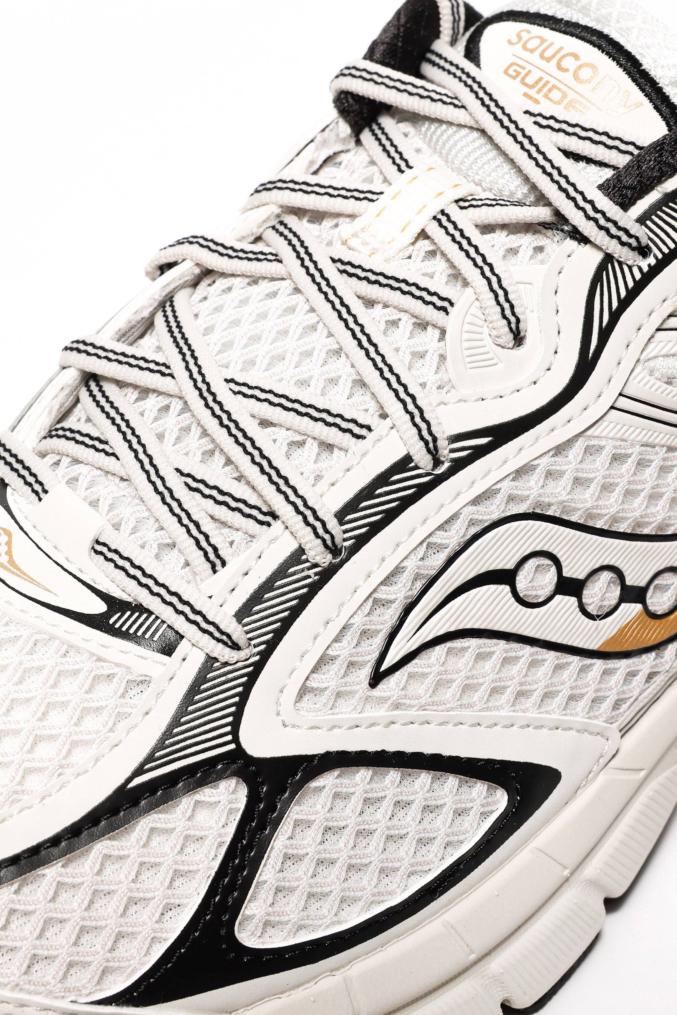 Progrid Guide 7 Sneaker - Onyx + Gold