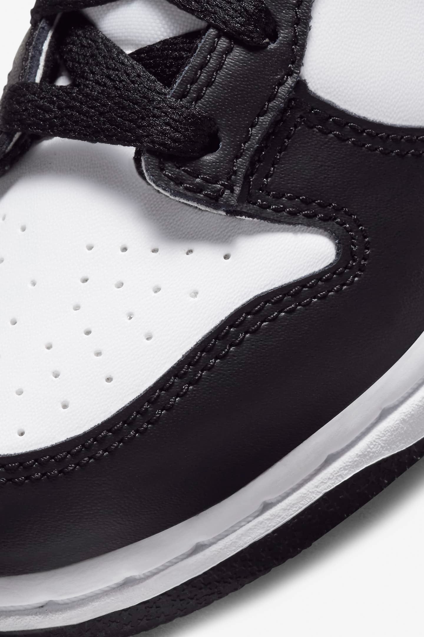 Dunk Kids Sneaker - White + Black