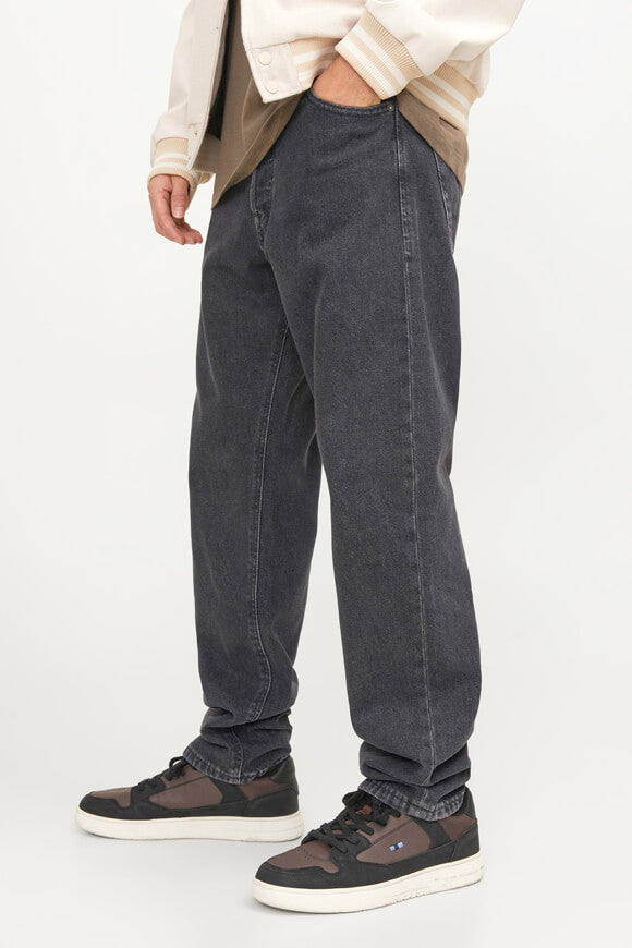 Chris Relaxed Fit Jeans L32 - Washed Black