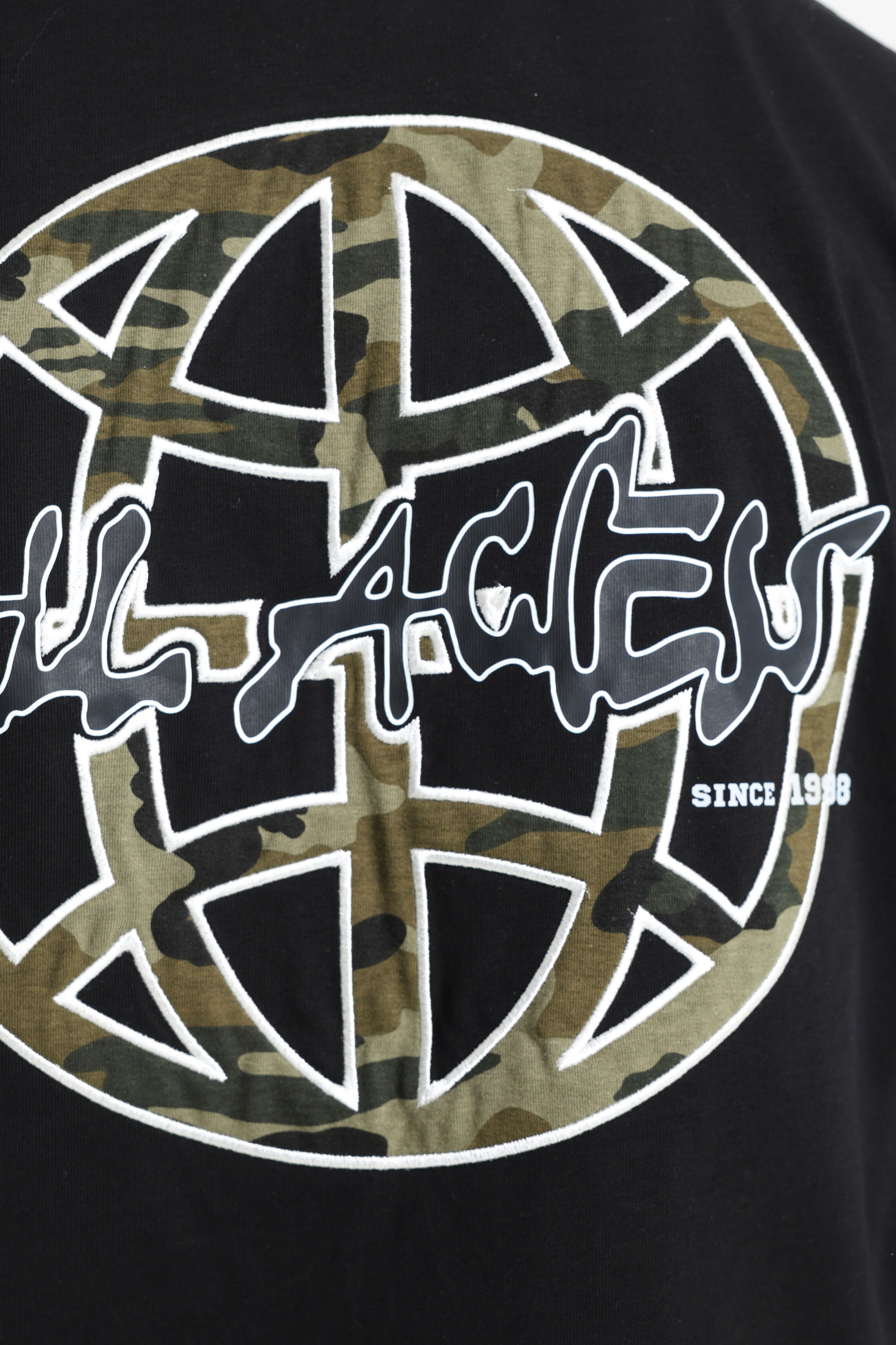 T-Shirt - Schwarz + Grün Camouflage