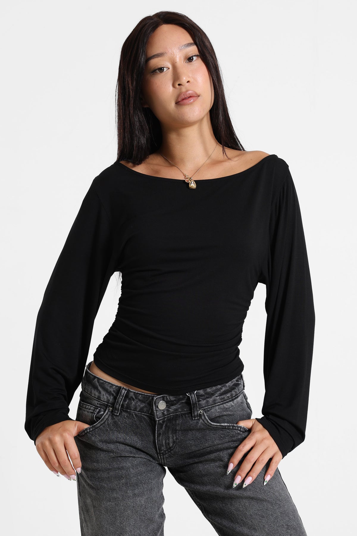 Short off-shoulder shirt with long sleeves - Black