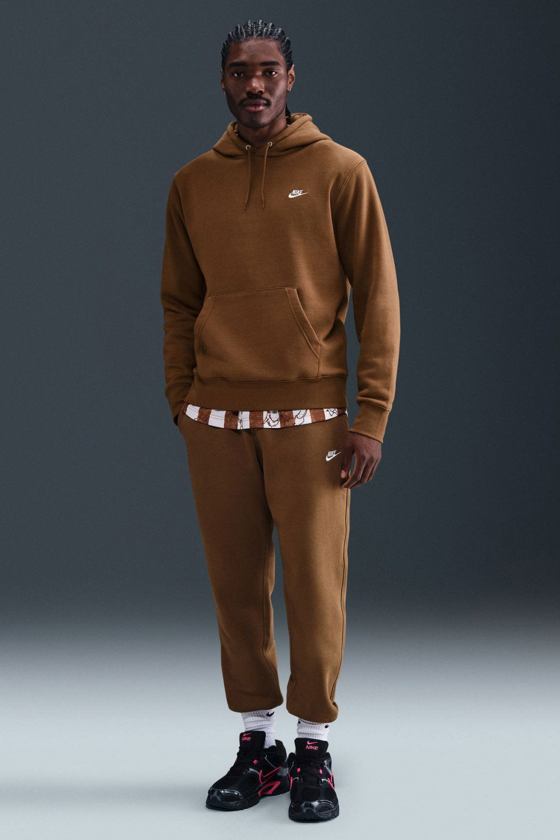 Pantaloni in felpa Sportswear Club - Mosswood Brown