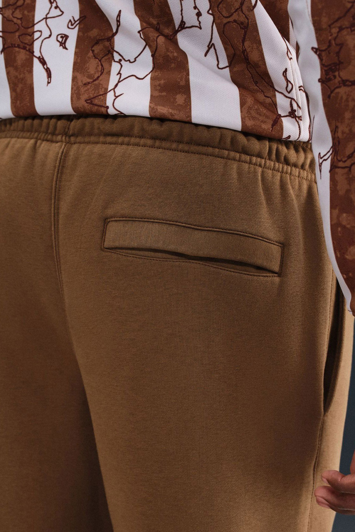 Pantaloni in felpa Sportswear Club - Mosswood Brown