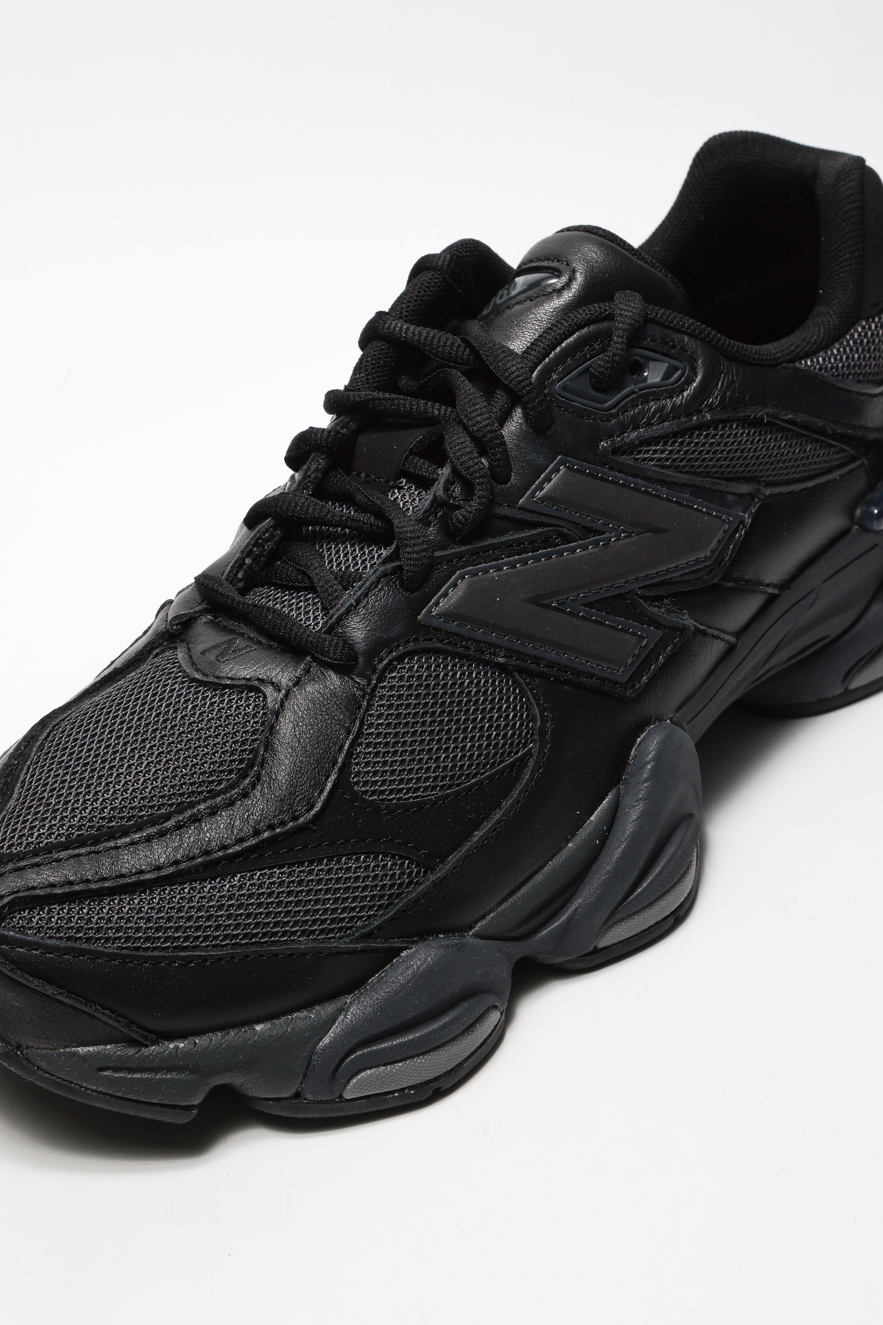 U 9060 Max Min sneakers - Black