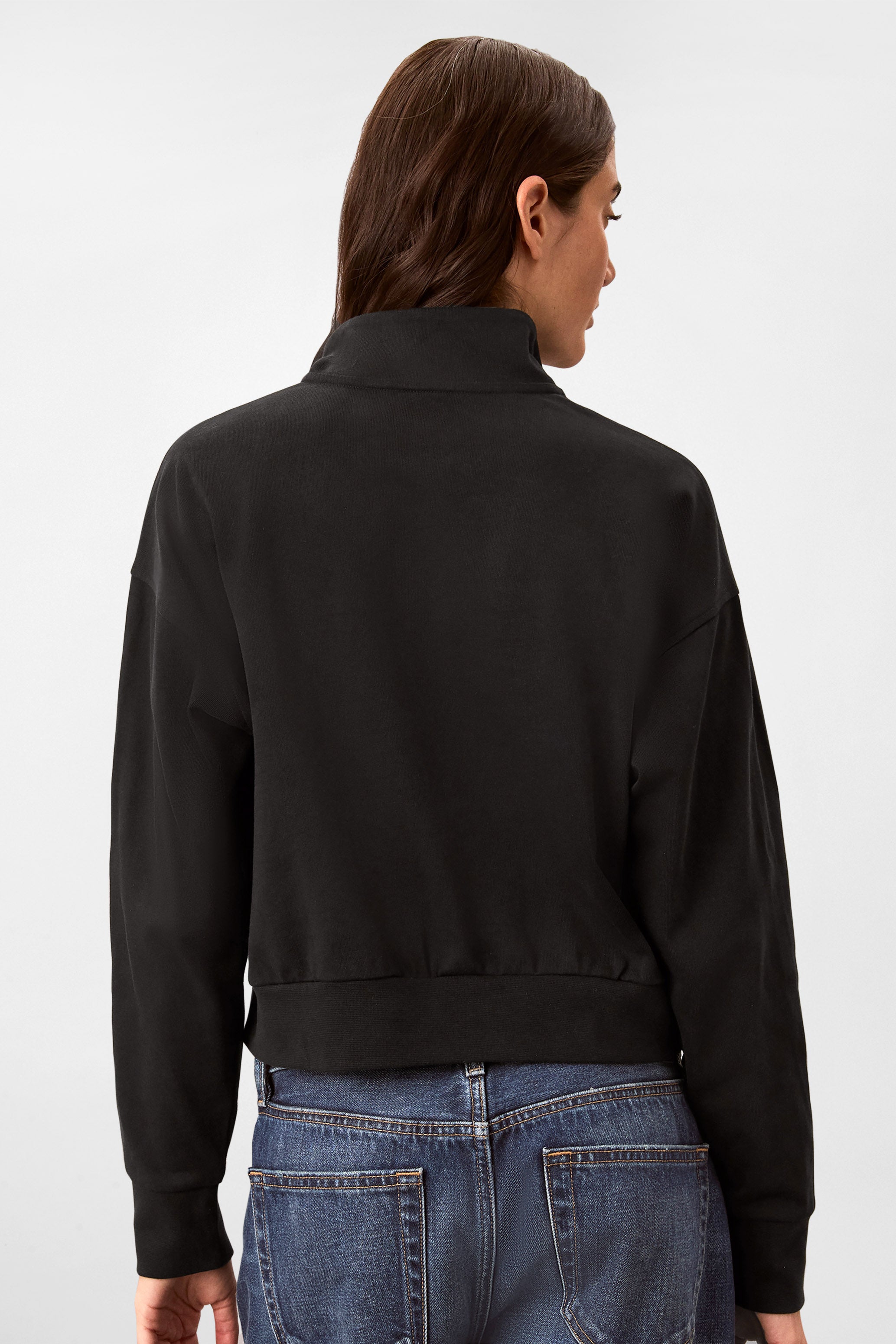 Crop Sweatshirt - Black