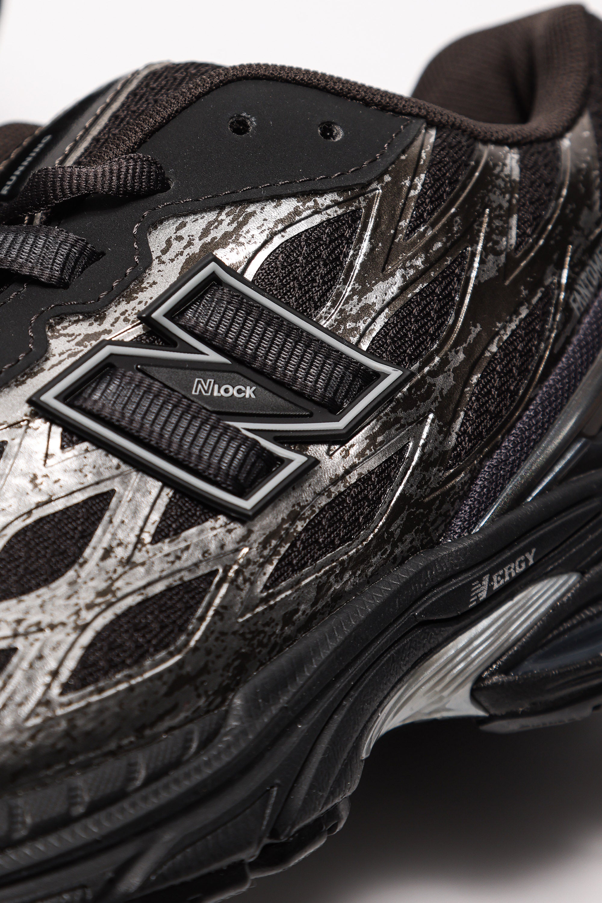 M1906 Sneaker - Black + Silver