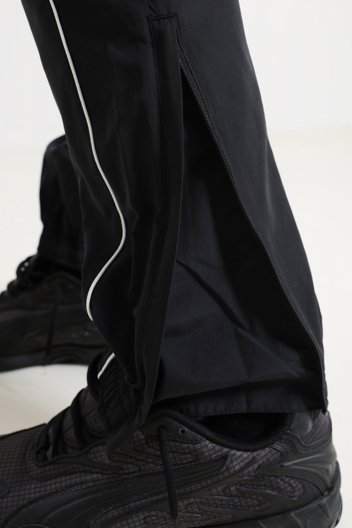 Sweatpants - Black + White