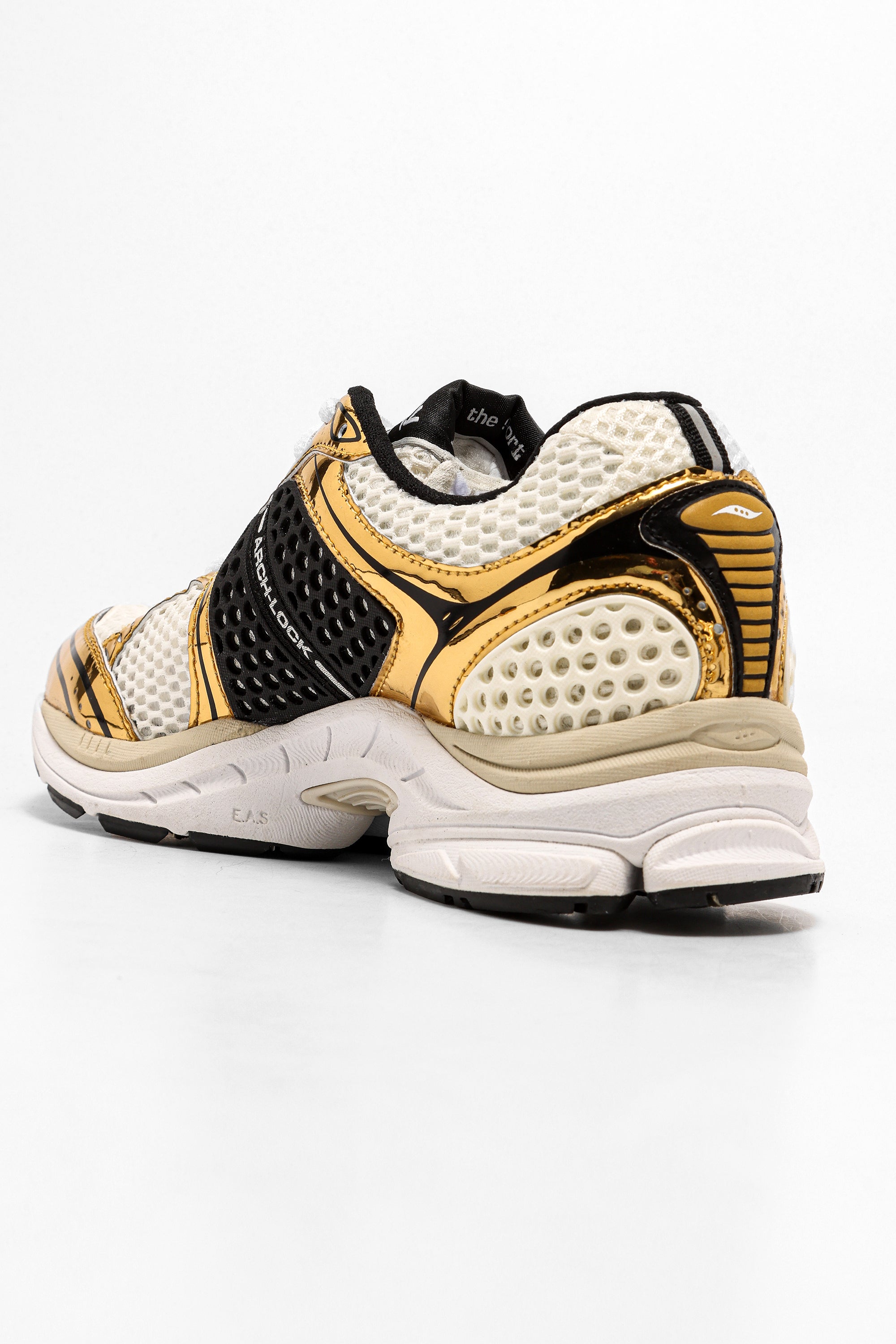 Progrid Triumph 4 sneakers - Egret + Black